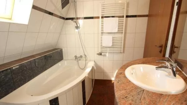 Bathroom in Aparthotel Astro - Nichtraucherhotel