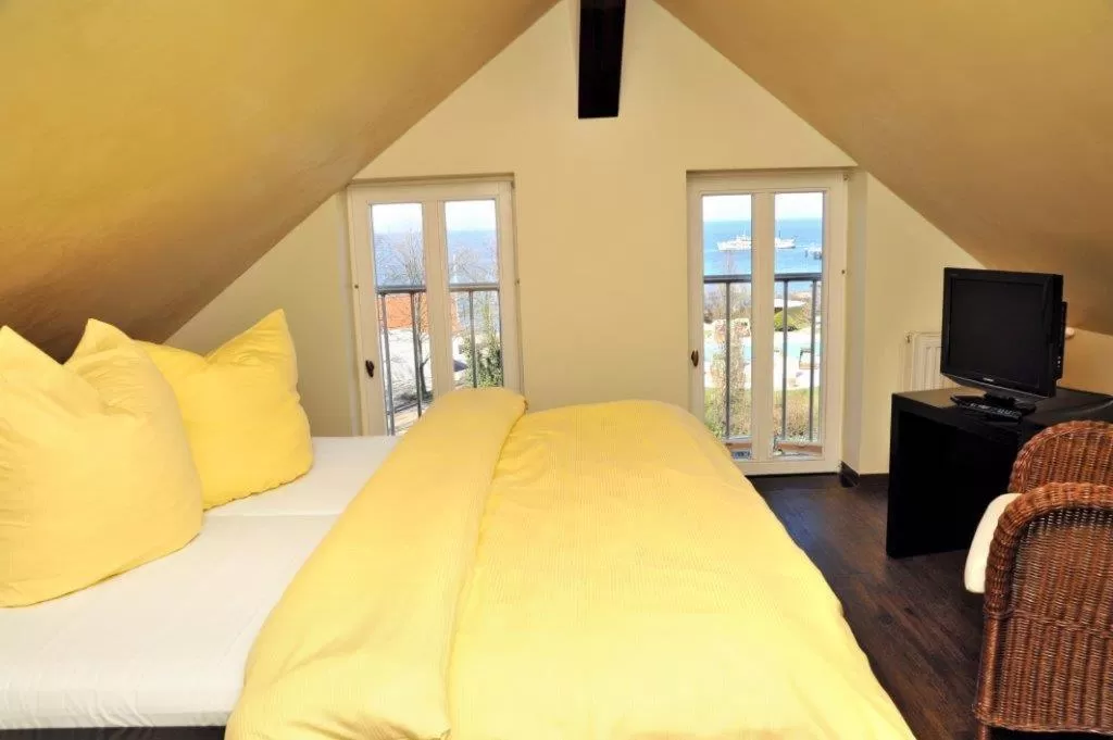 Bedroom, Bed in Villa Astoria - Suiten am Meer