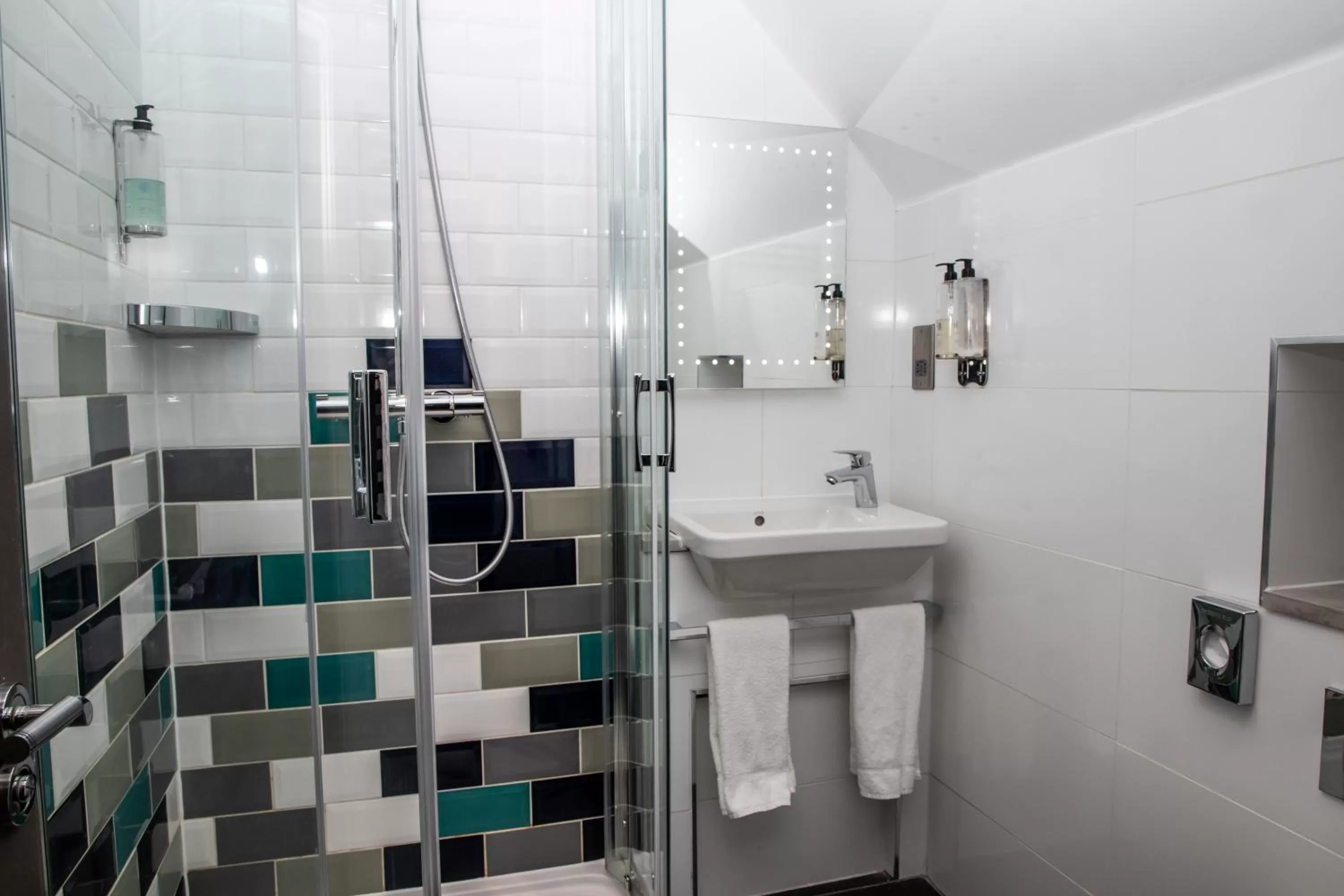 Shower in The Feathers Hotel