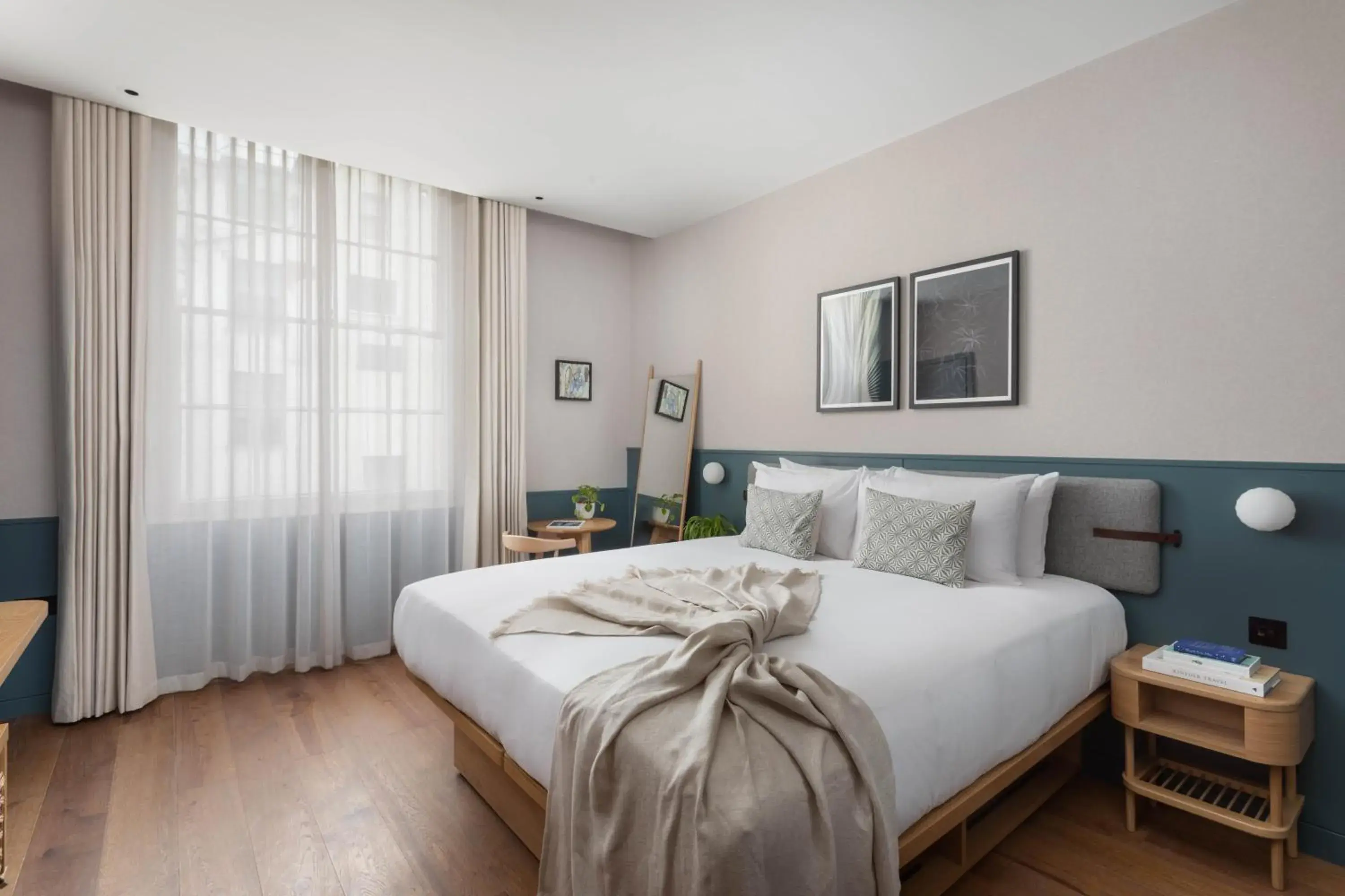 Family Suite in Inhabit Queen's Gardens, a Member of Design Hotels Family Suite in Inhabit Queen's Gardens, a Member of Design Hotels