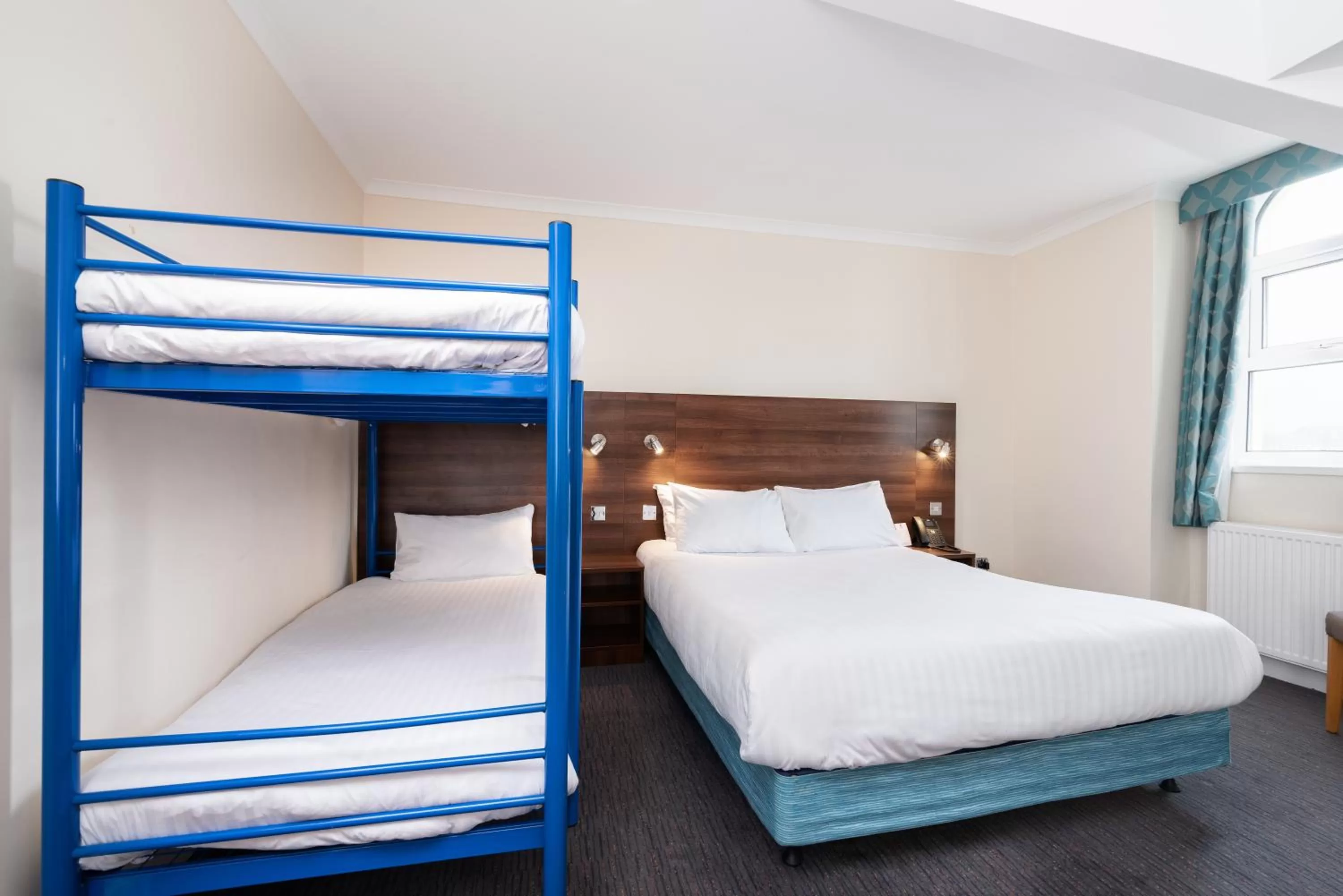 Photo of the whole room, Bed in Best Western Carlton Hotel