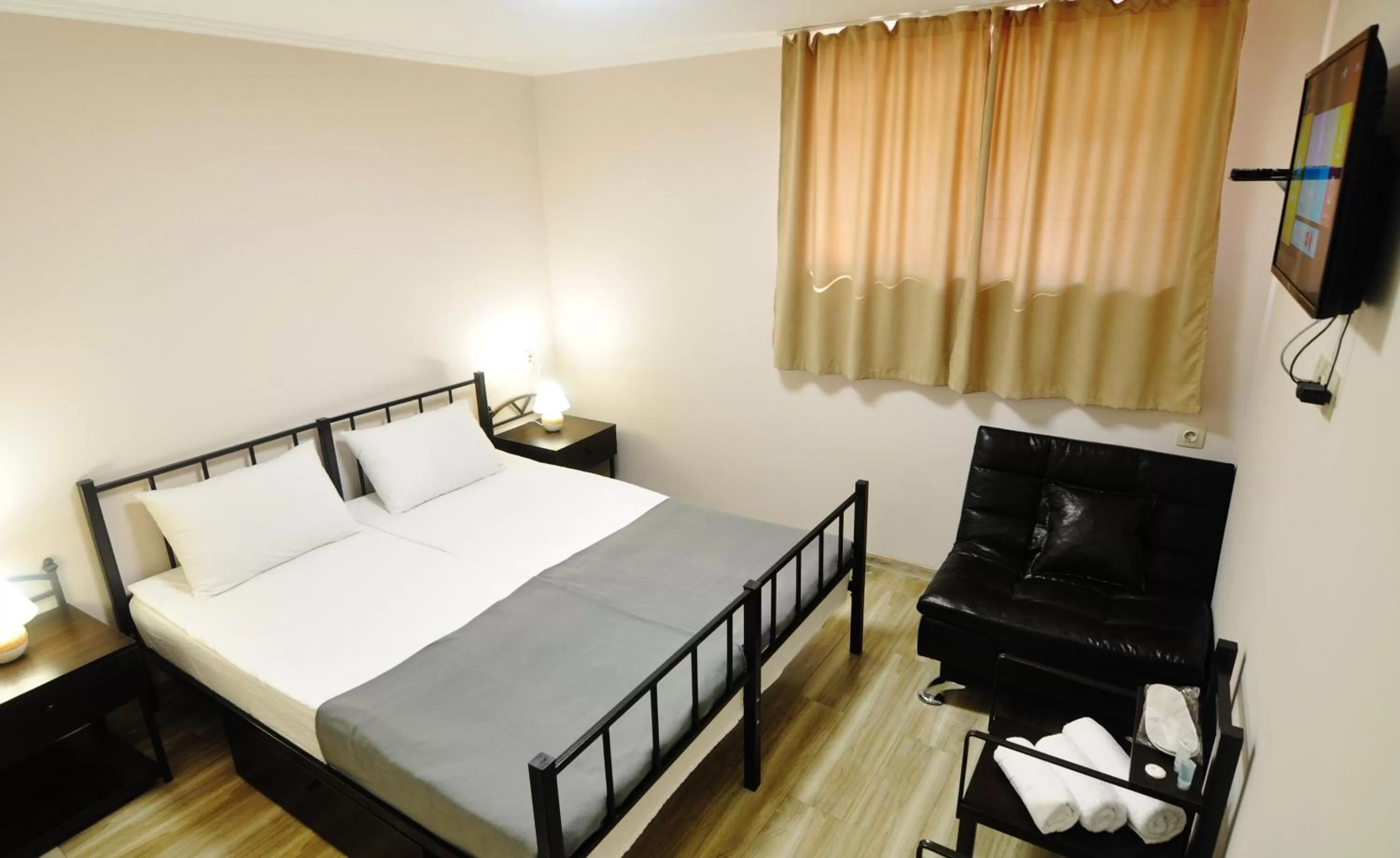 Bedroom, Bed in Light Hotel