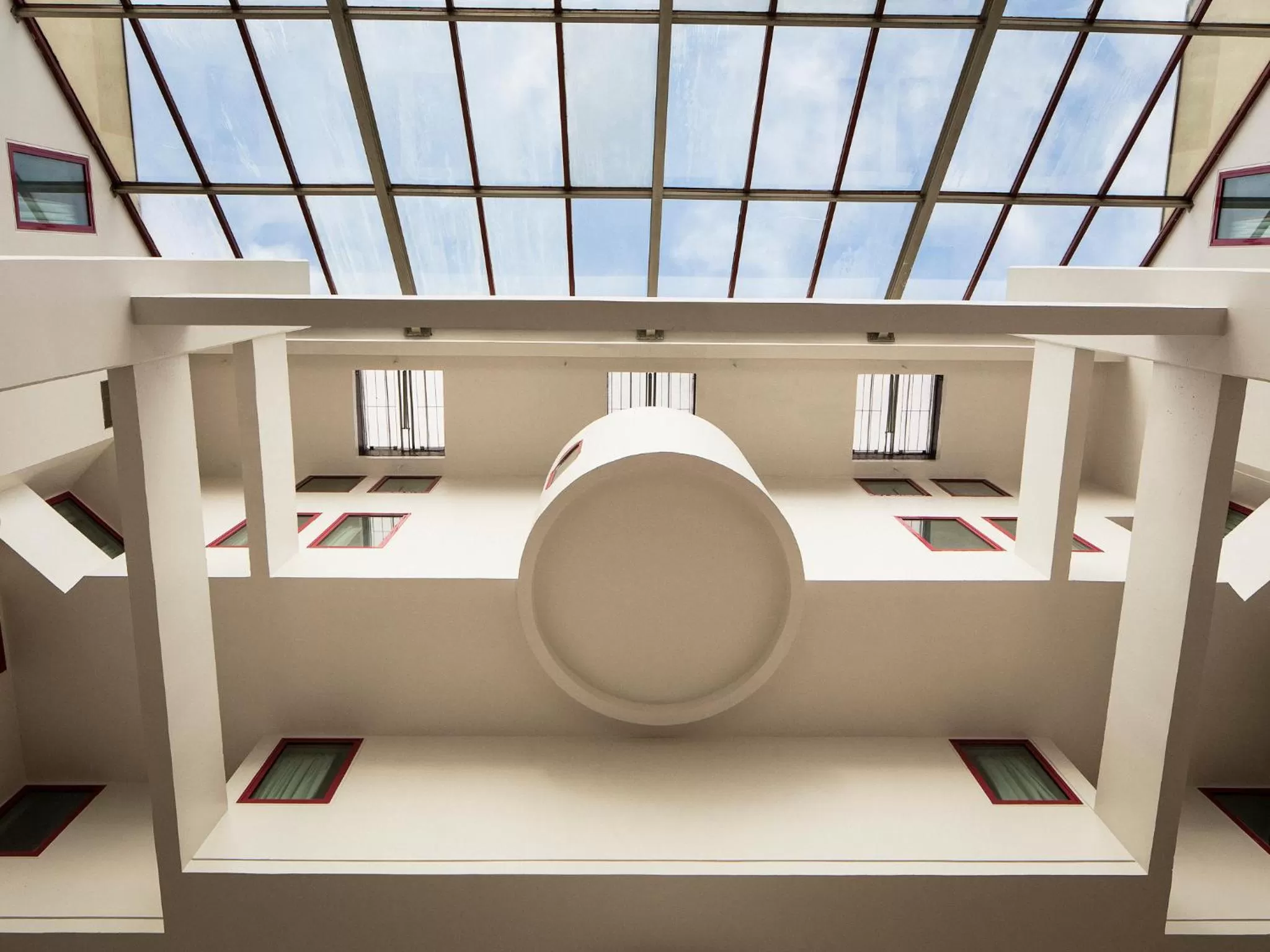 Facade/entrance, Bed in Kyriad Paris Est - Bois de Vincennes