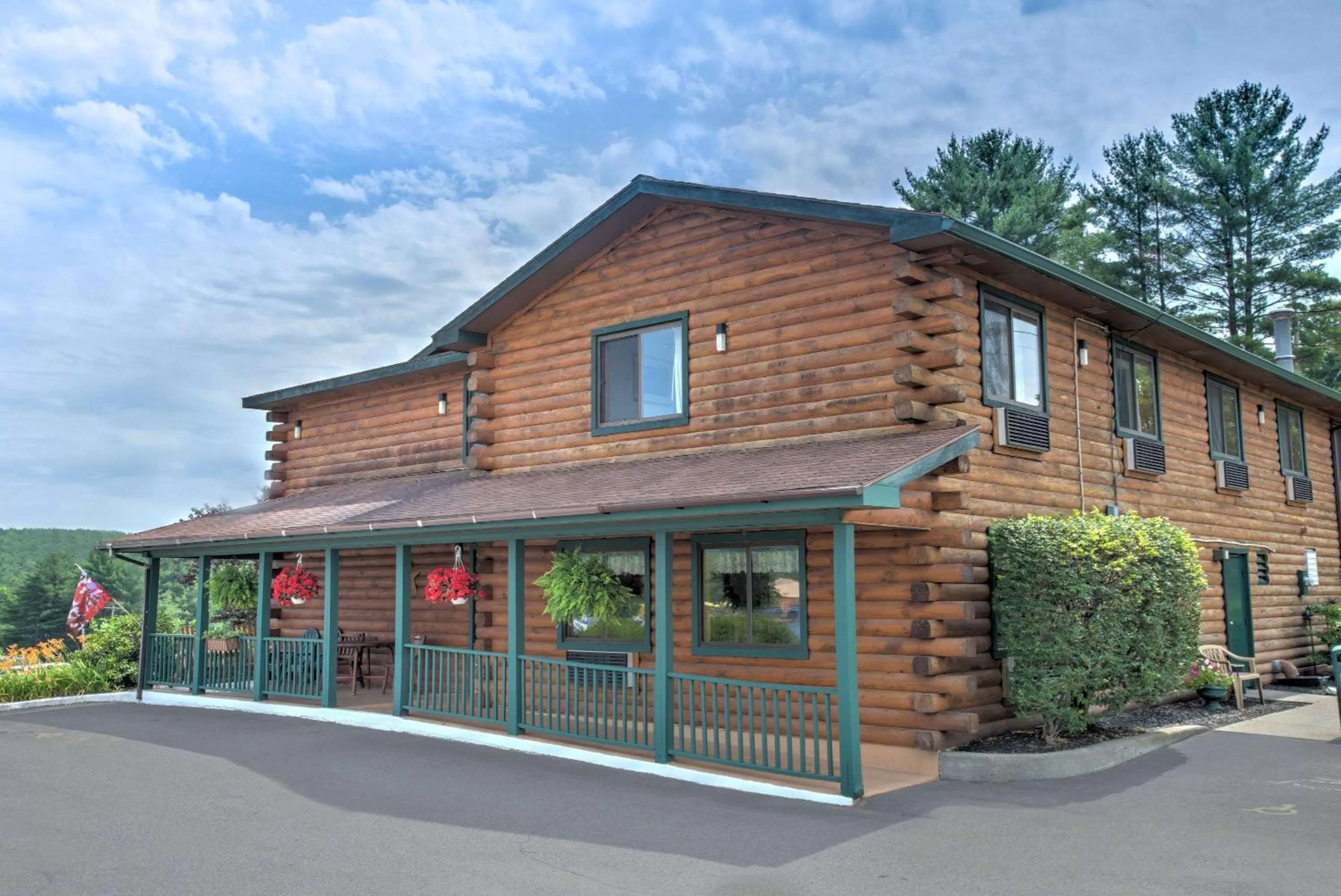 Property building in Super 8 by Wyndham Lake George/Warrensburg Area