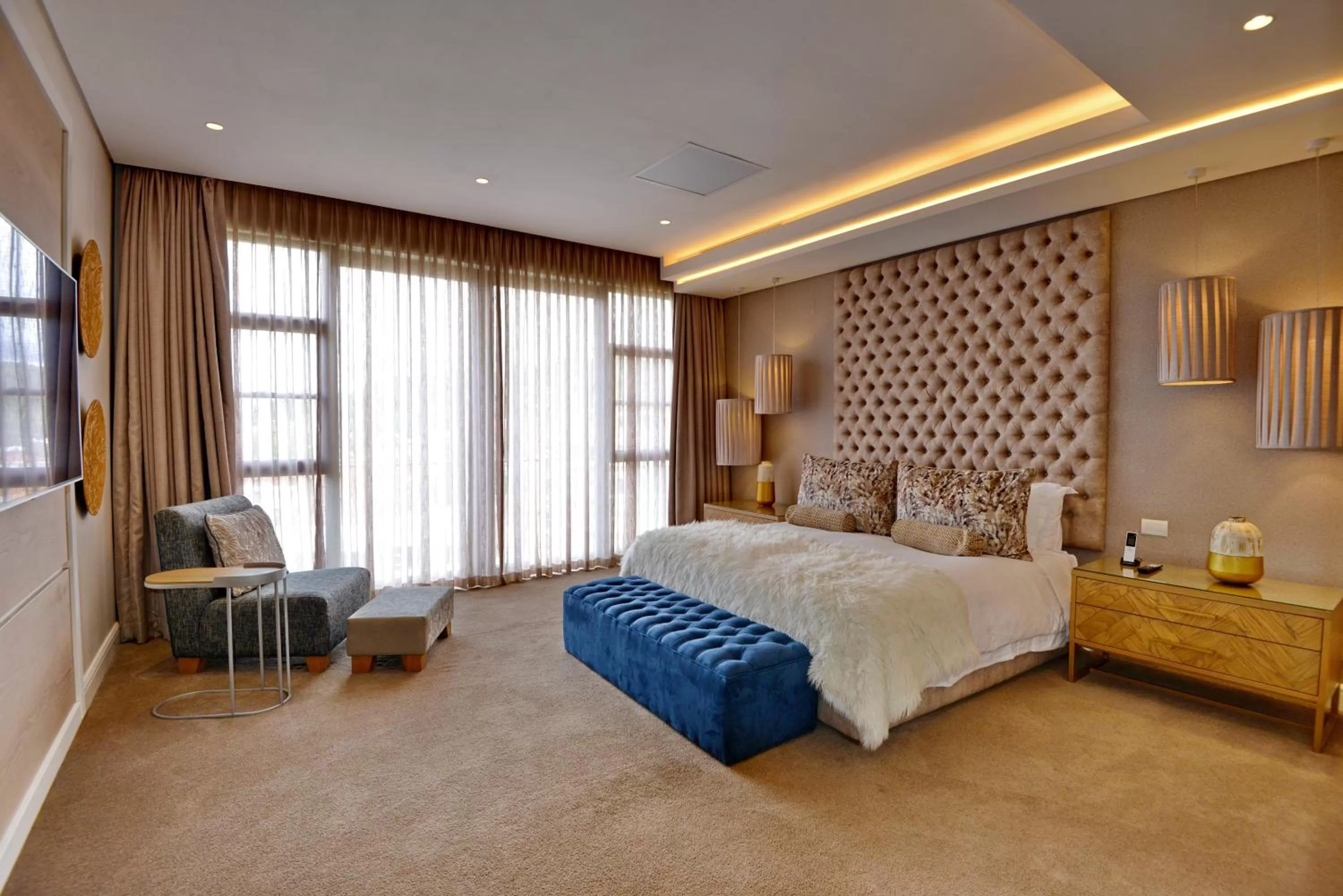 Bed in The Houghton Hotel, Spa, Wellness & Golf