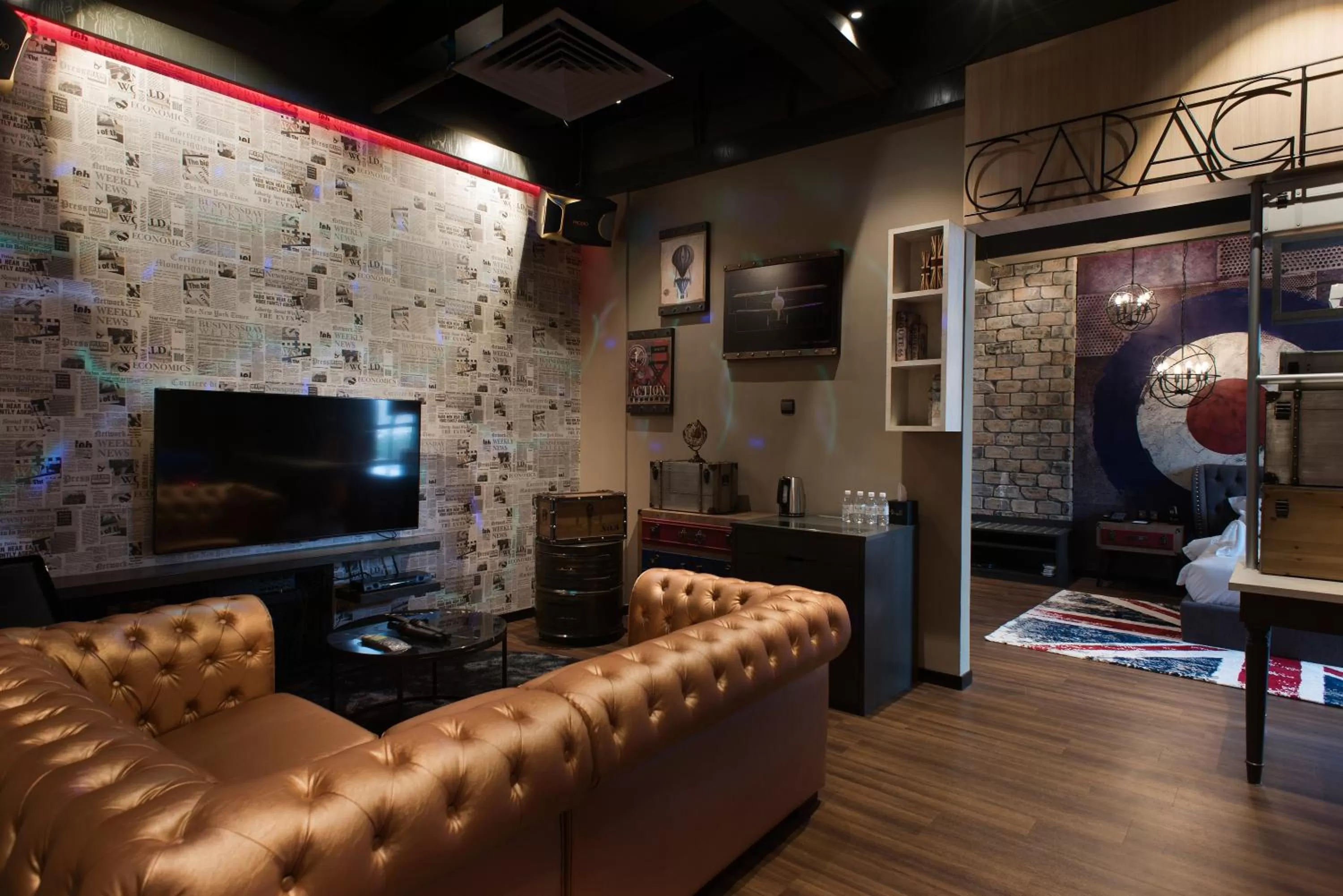 TV and multimedia in Vangohh Eminent Hotel & Spa