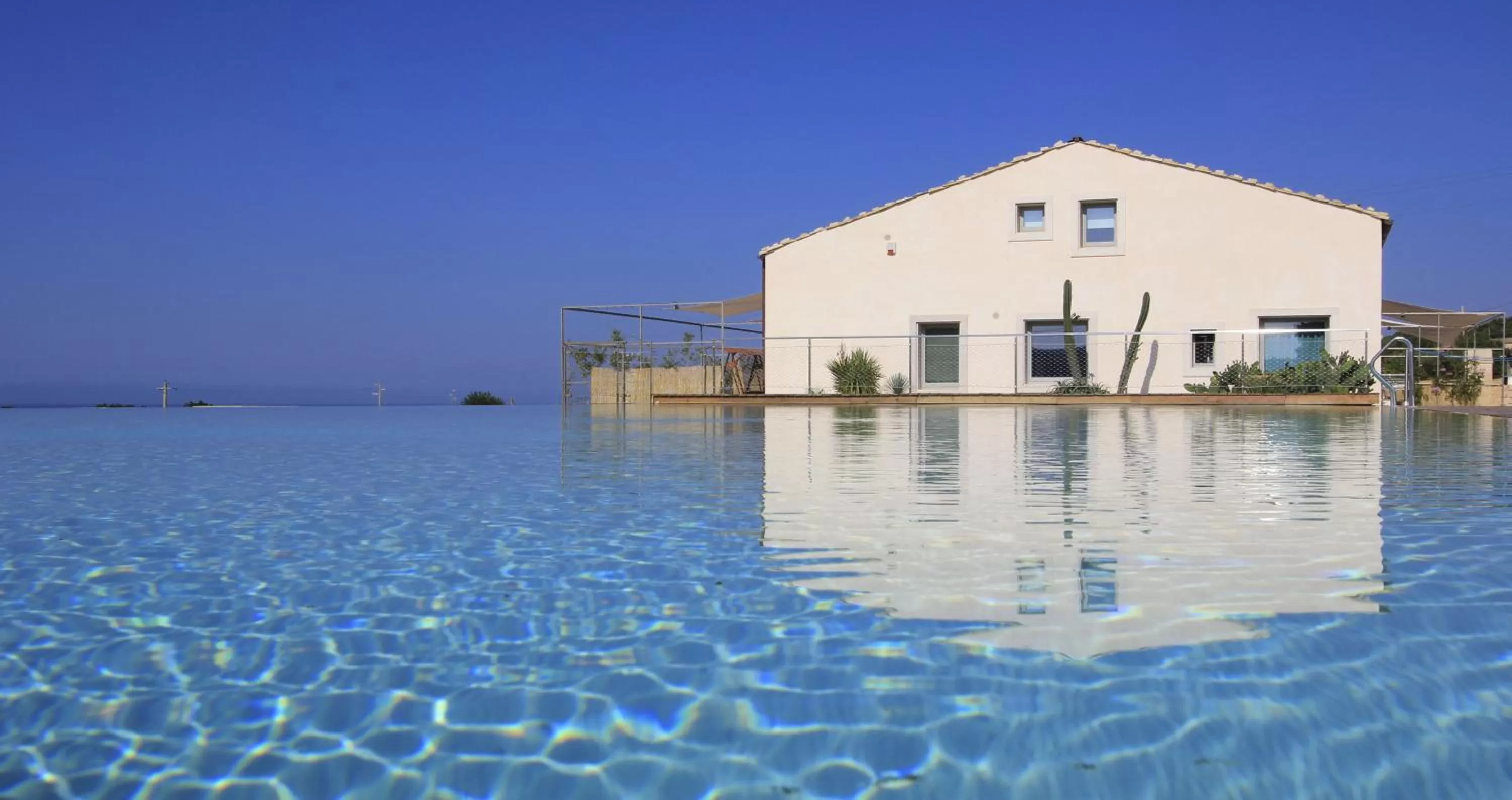 Swimming pool in Petrantica Resort