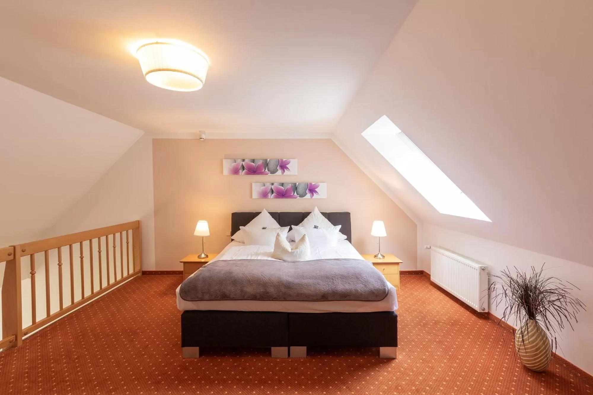 Bed in Seehotel Lindenhof