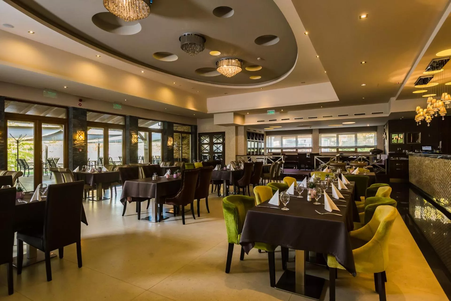 Restaurant/places to eat in Duna Garden Hotel