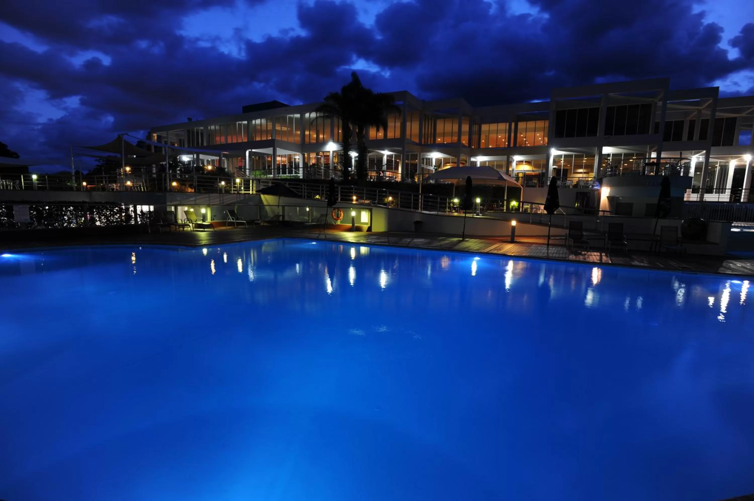 Facade/entrance in Absolute Beachfront Opal Cove Resort