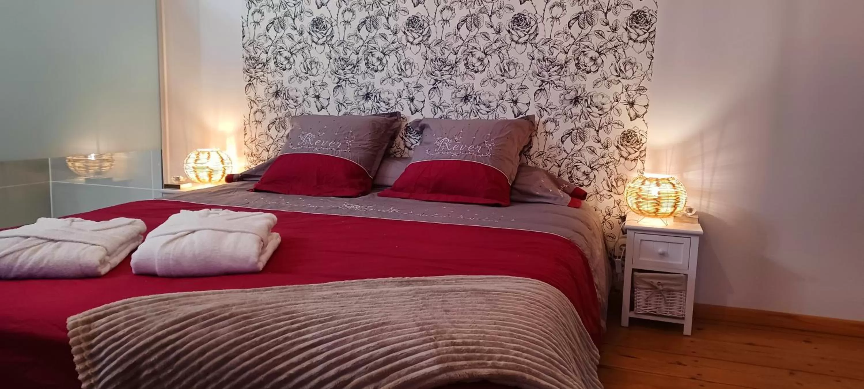 Bed in La Carte Postale