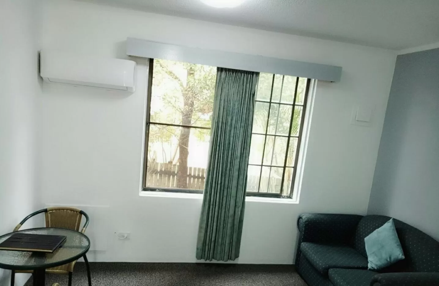 Living room in Excelsior Motor Inn