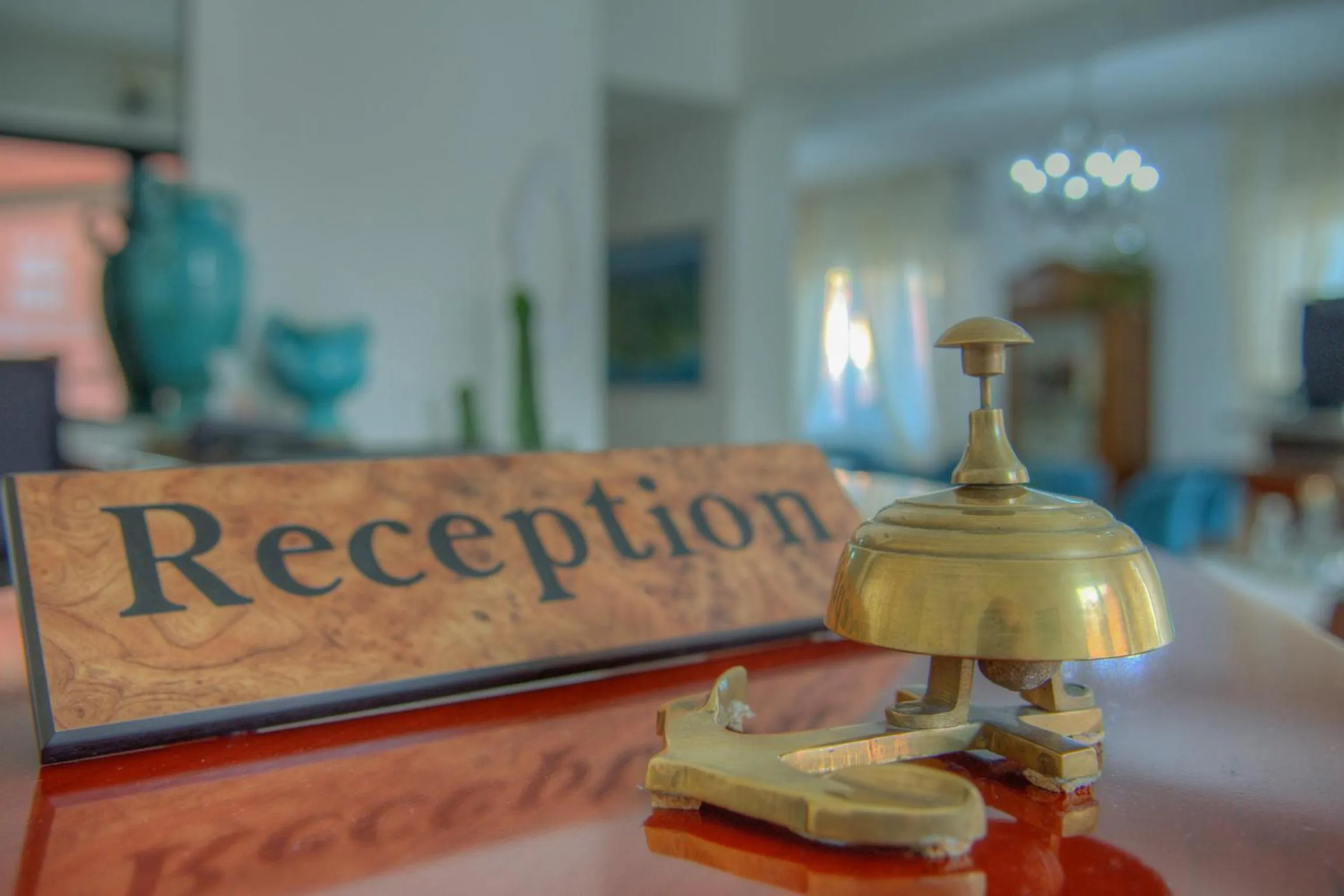 Text overlay in Hotel Noris