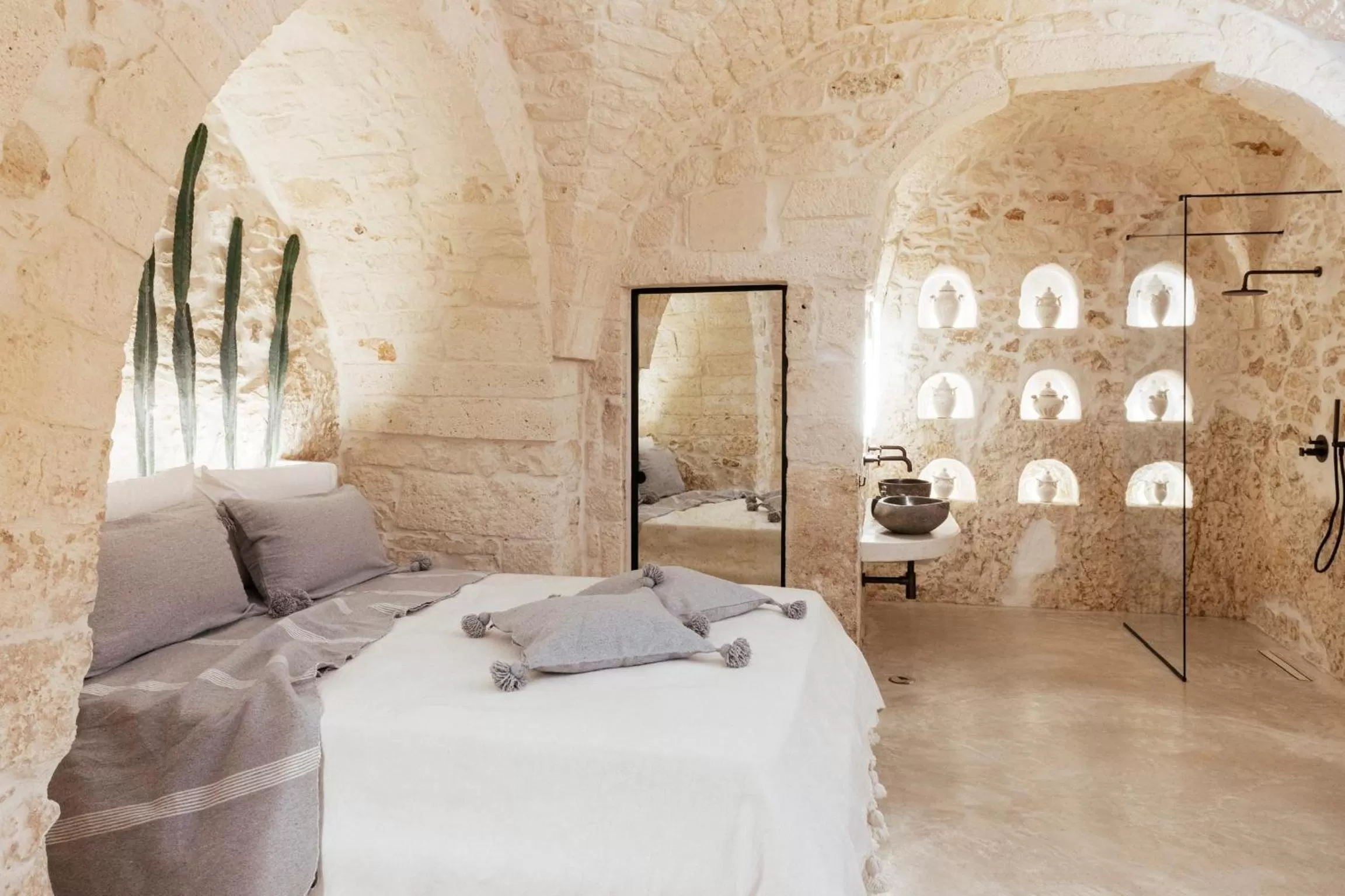 Bed in Alesia Luxury Cave