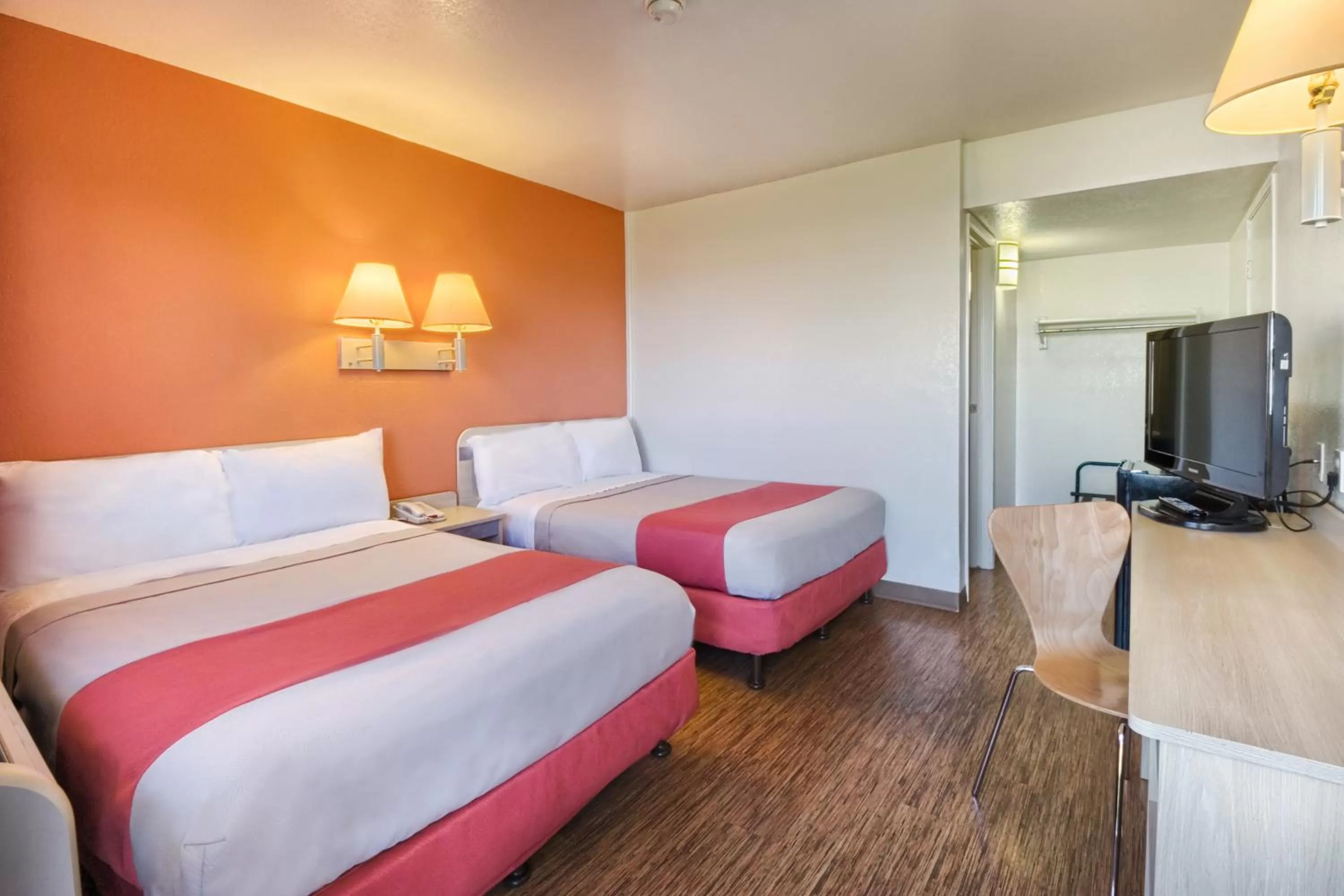 Bedroom, Bed in Motel 6-Pendleton, OR