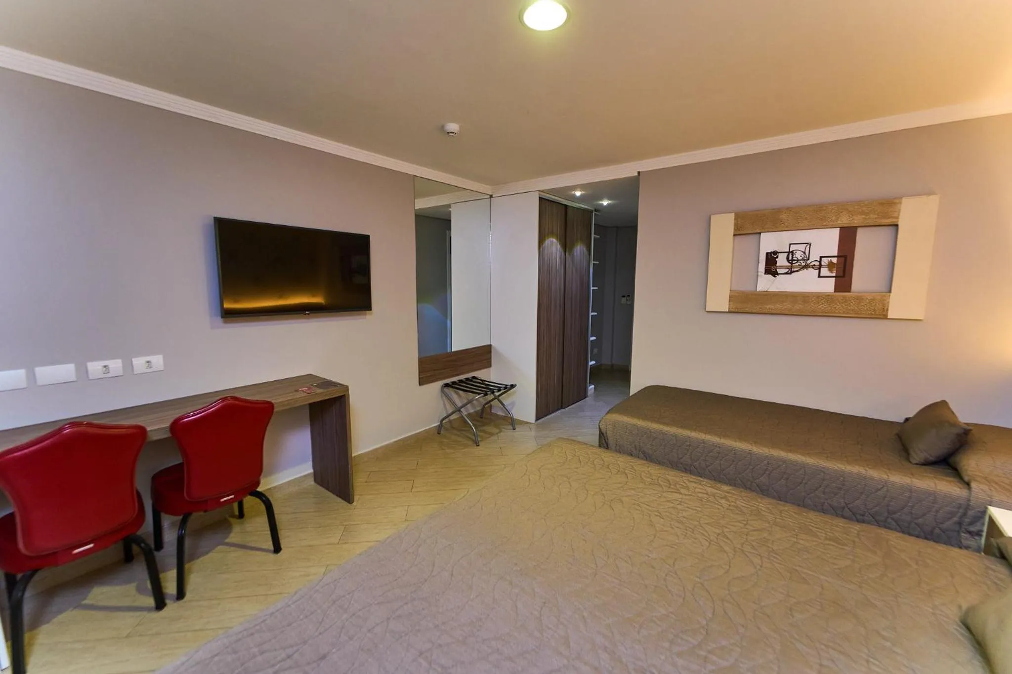 TV and multimedia in Foz Plaza Hotel