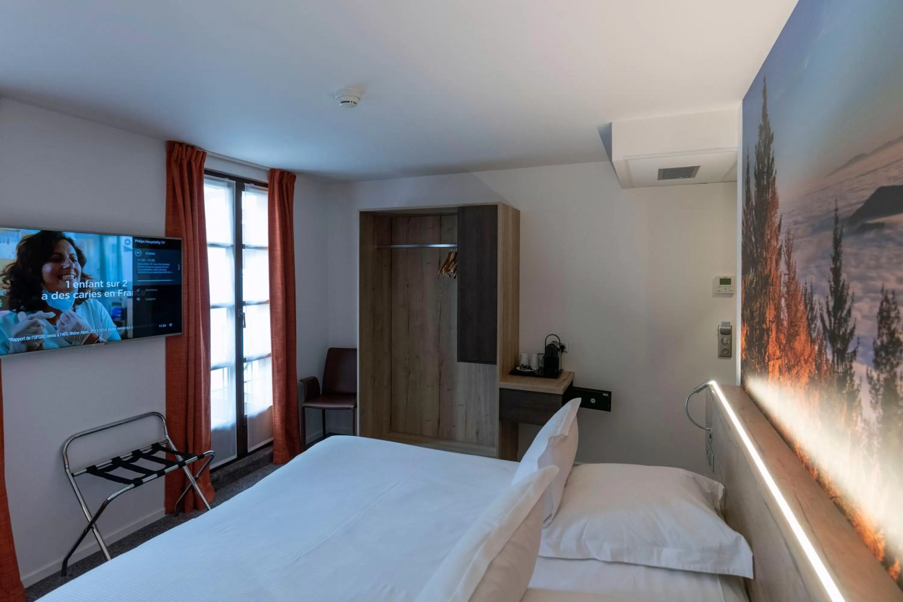 TV and multimedia, Bed in Hotel KLE, BW Signature Collection