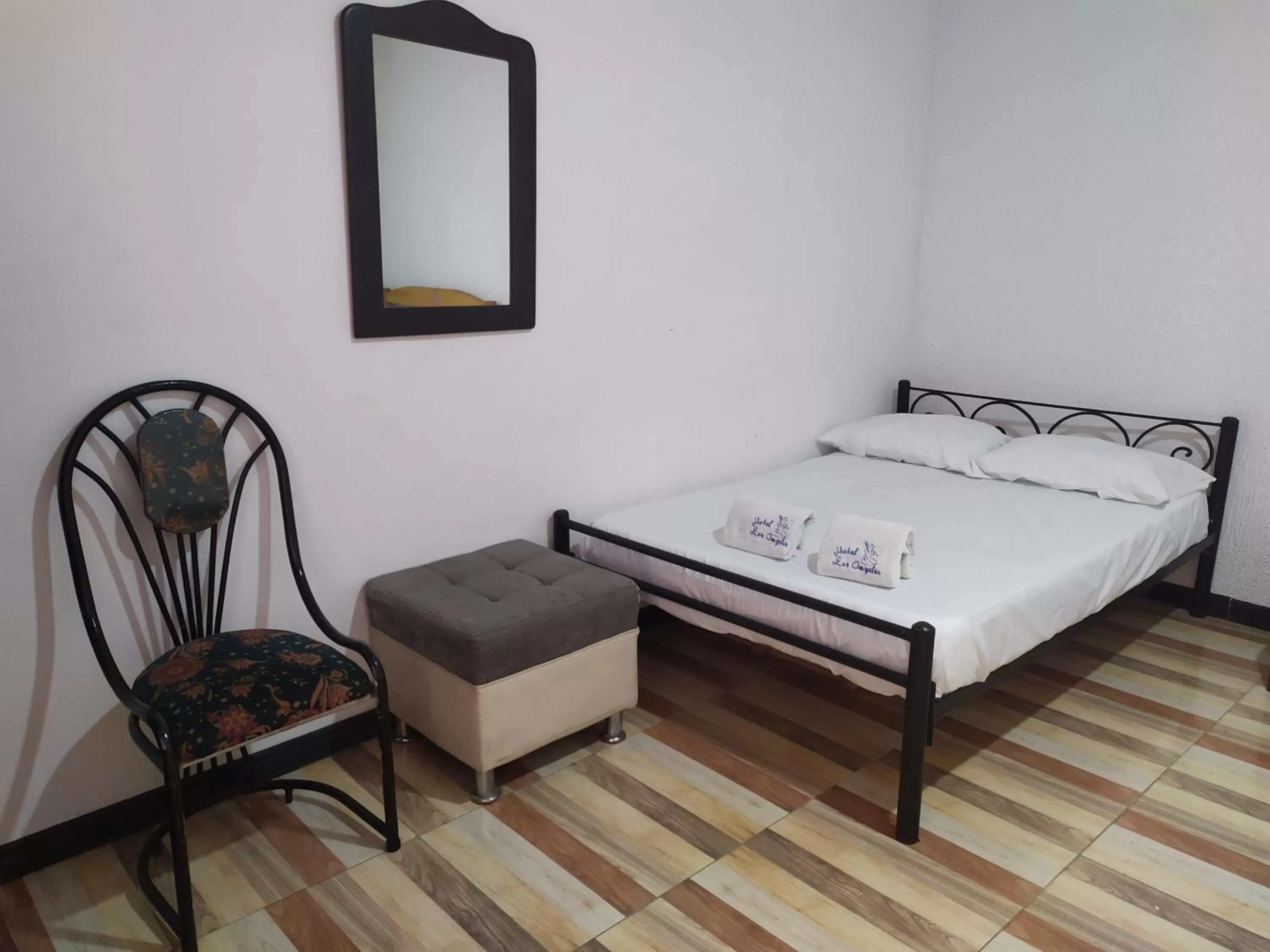 Bed in HOTEL LOS ÁNGELES