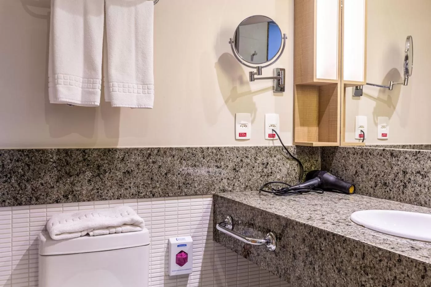 Bathroom in Iu-á Hotel