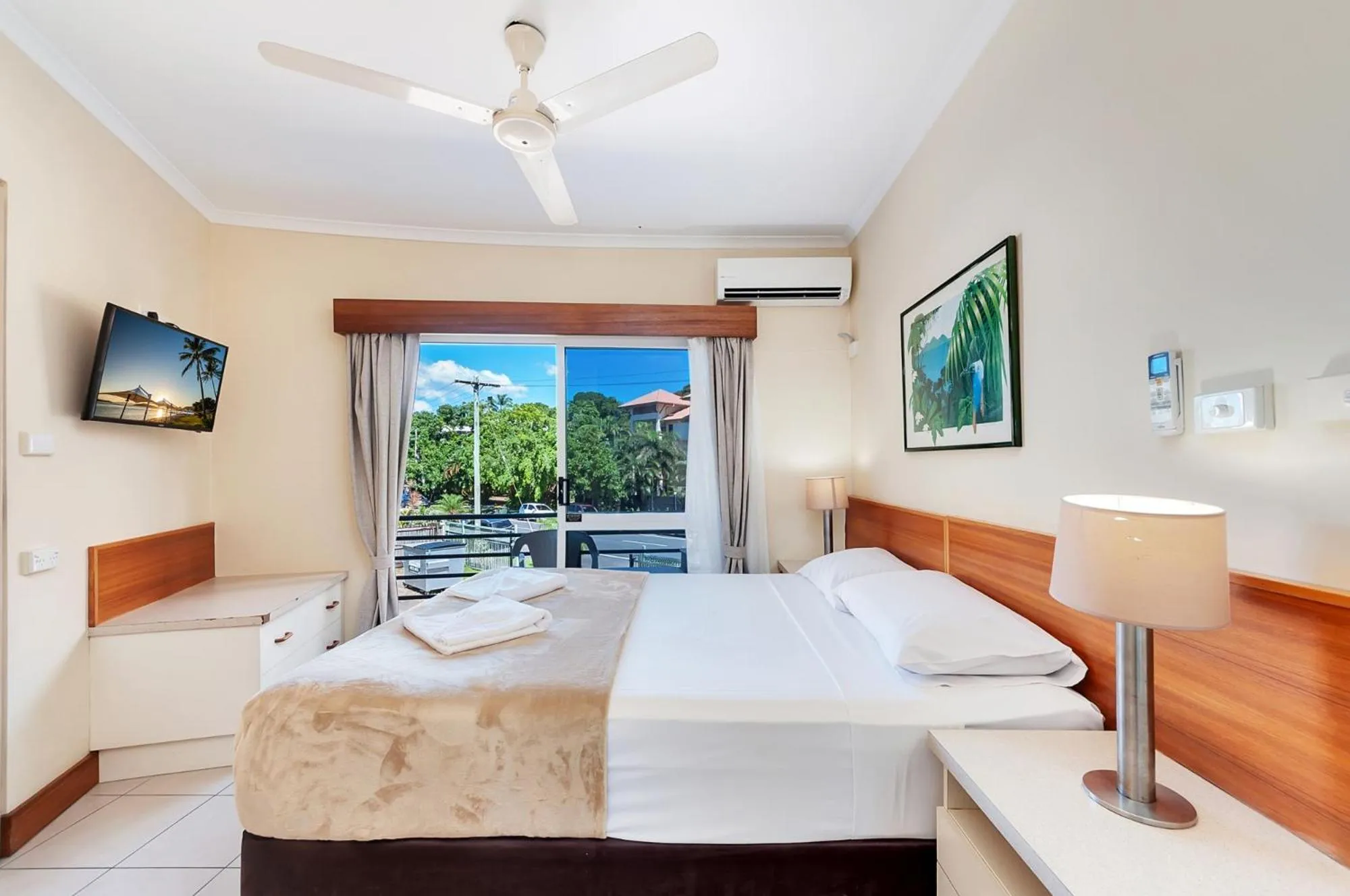 Bedroom, Bed in Tropical Queenslander