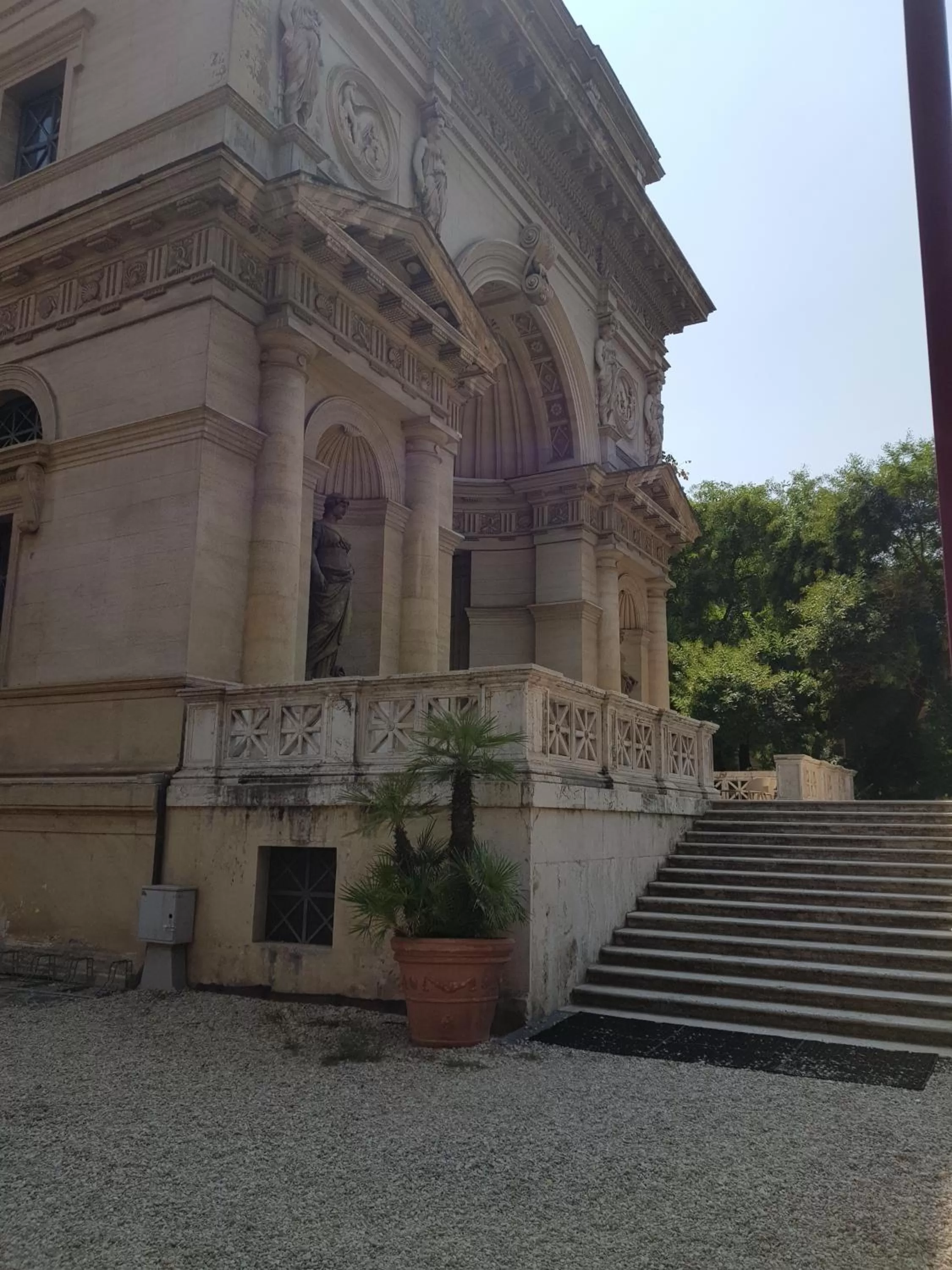 Garden view in Hotel Kennedy