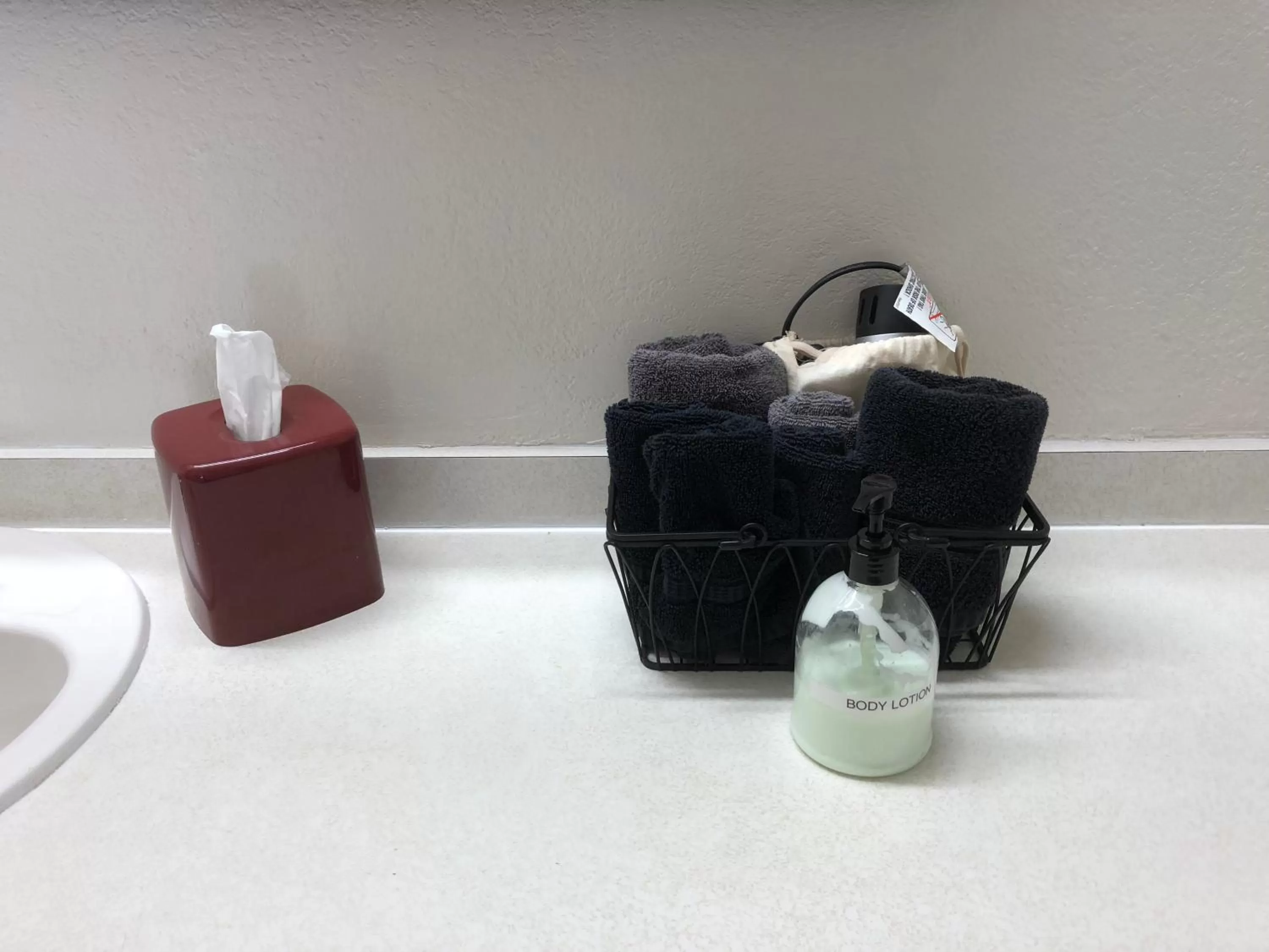 Bathroom in Cardinal Inn