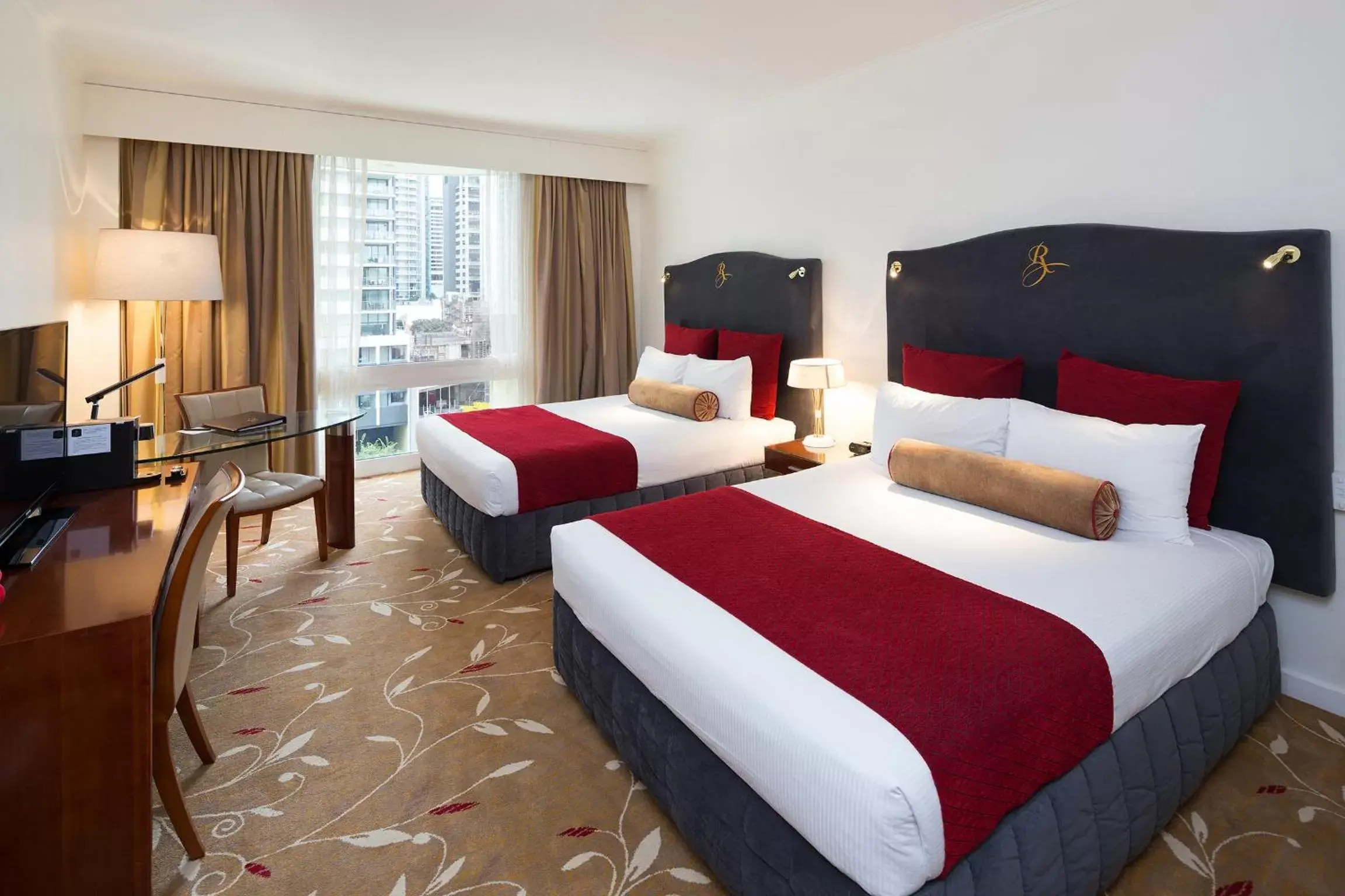 Premium Twin with City View in Royal On The Park Premium Twin with City View in Royal On The Park