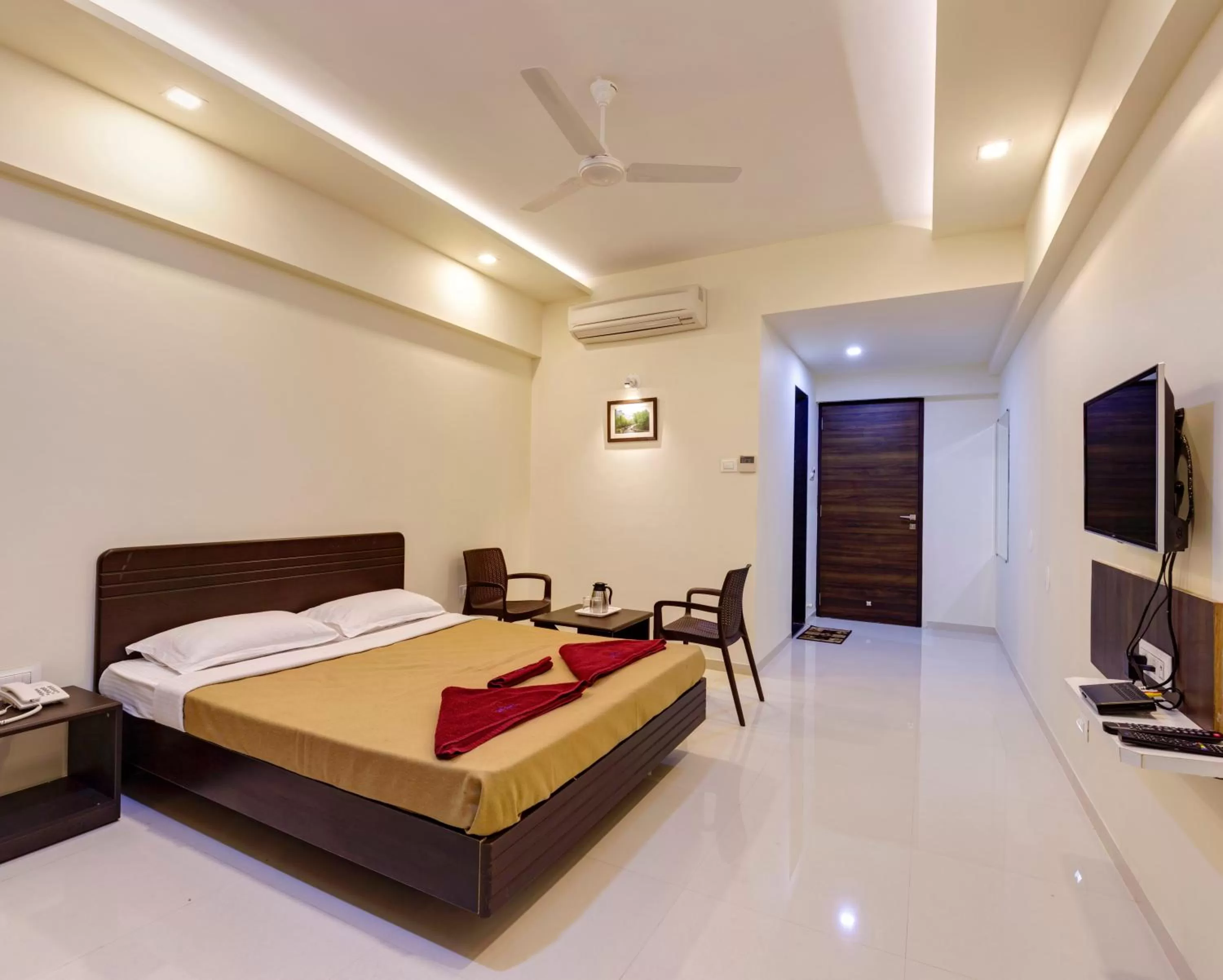 Bedroom in Hotel Galaxy Inn Kolhapur