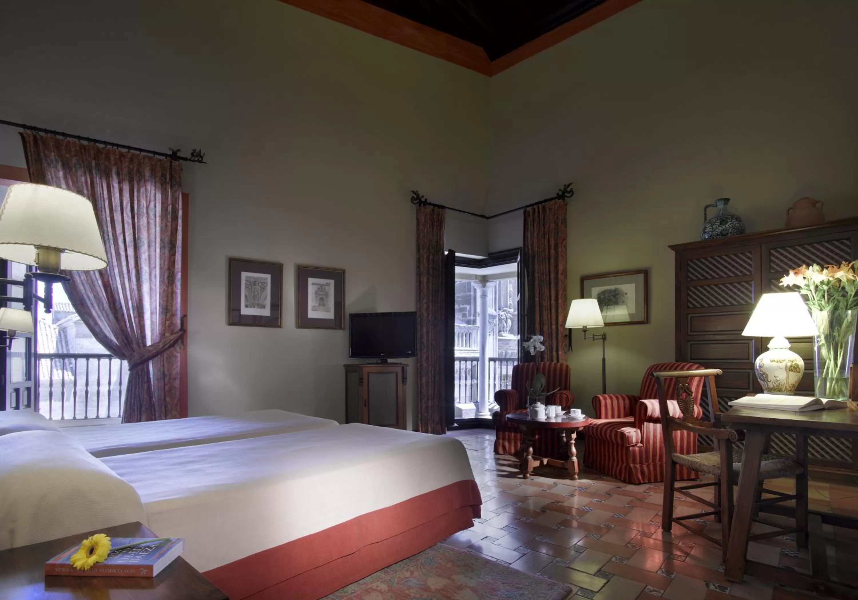 View (from property/room), Bed in Parador de Ubeda