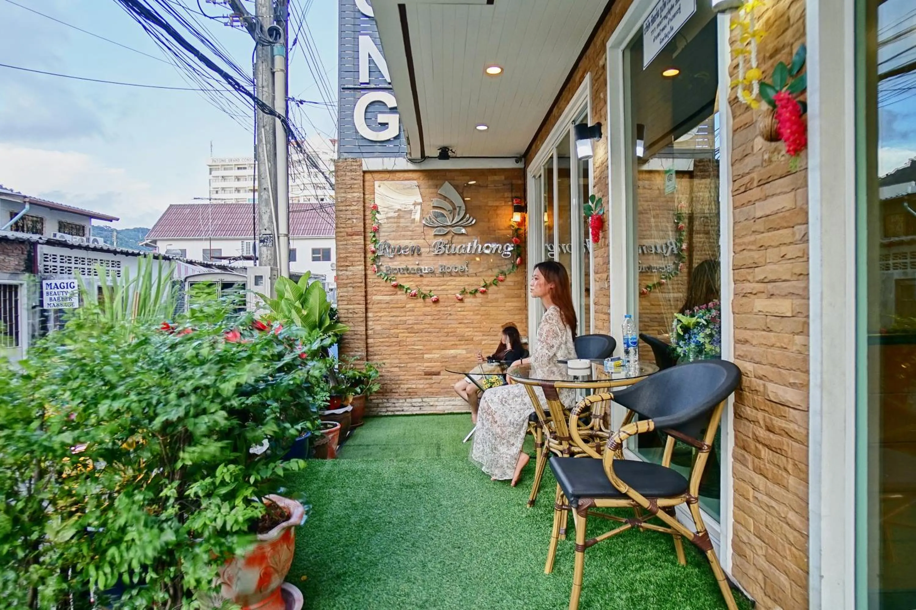 Patio in Ruen Buathong Boutique Hotel Patong Beach