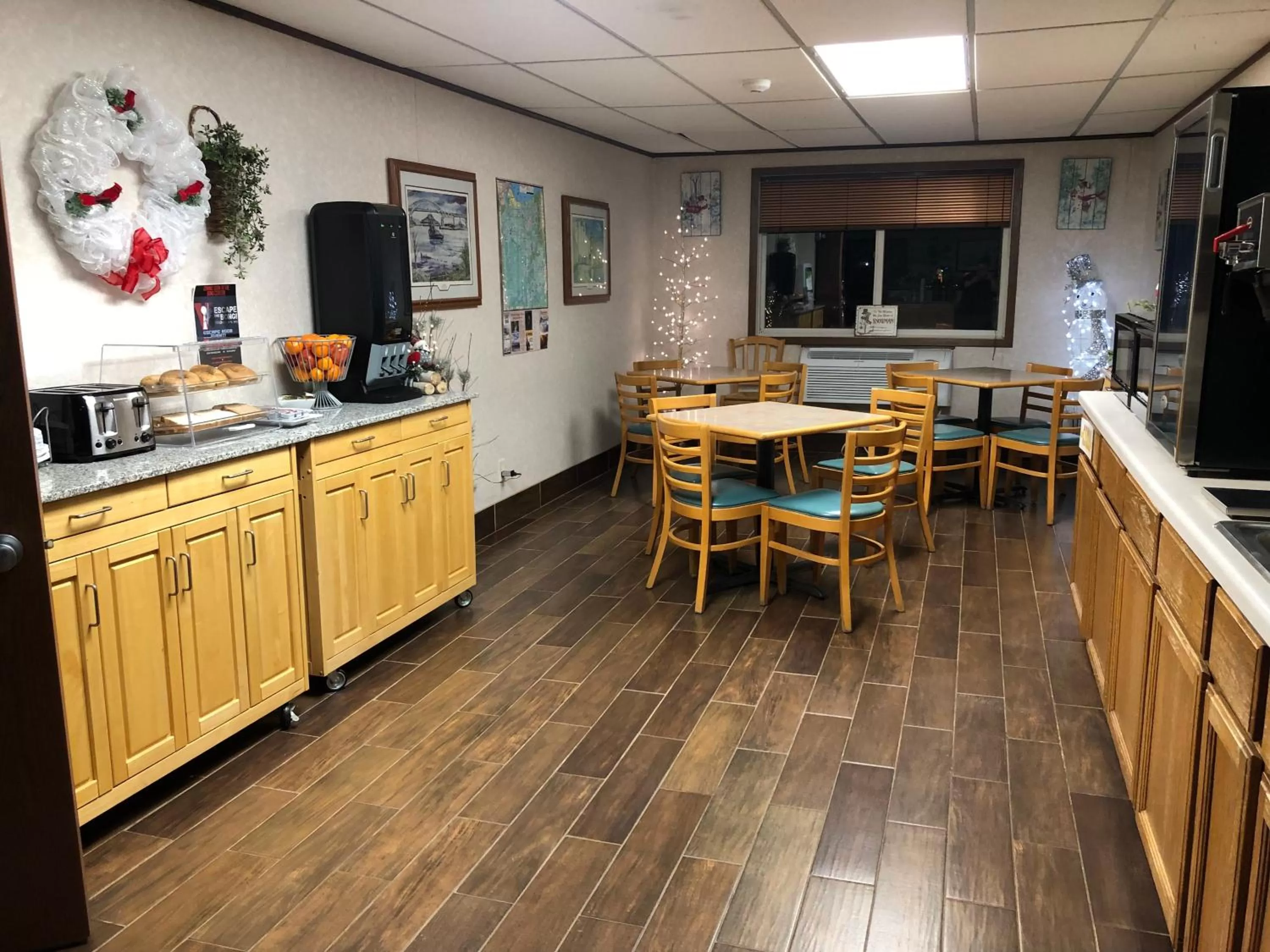 Breakfast in Super 8 by Wyndham Superior WI