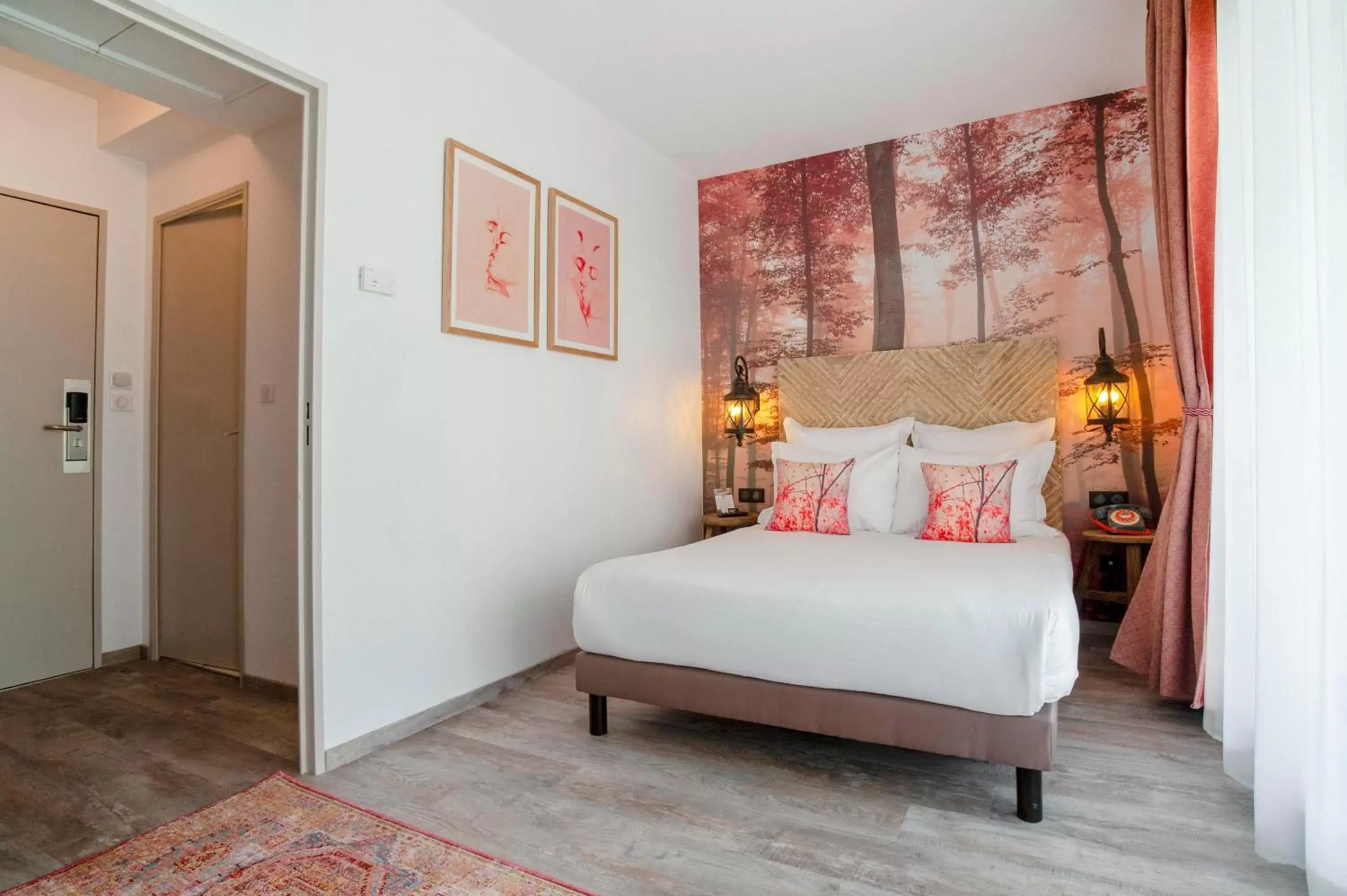 Single Room with Balcony - single occupancy in La Maison Hôtel Mulhouse Centre Single Room with Balcony - single occupancy in La Maison Hôtel Mulhouse Centre