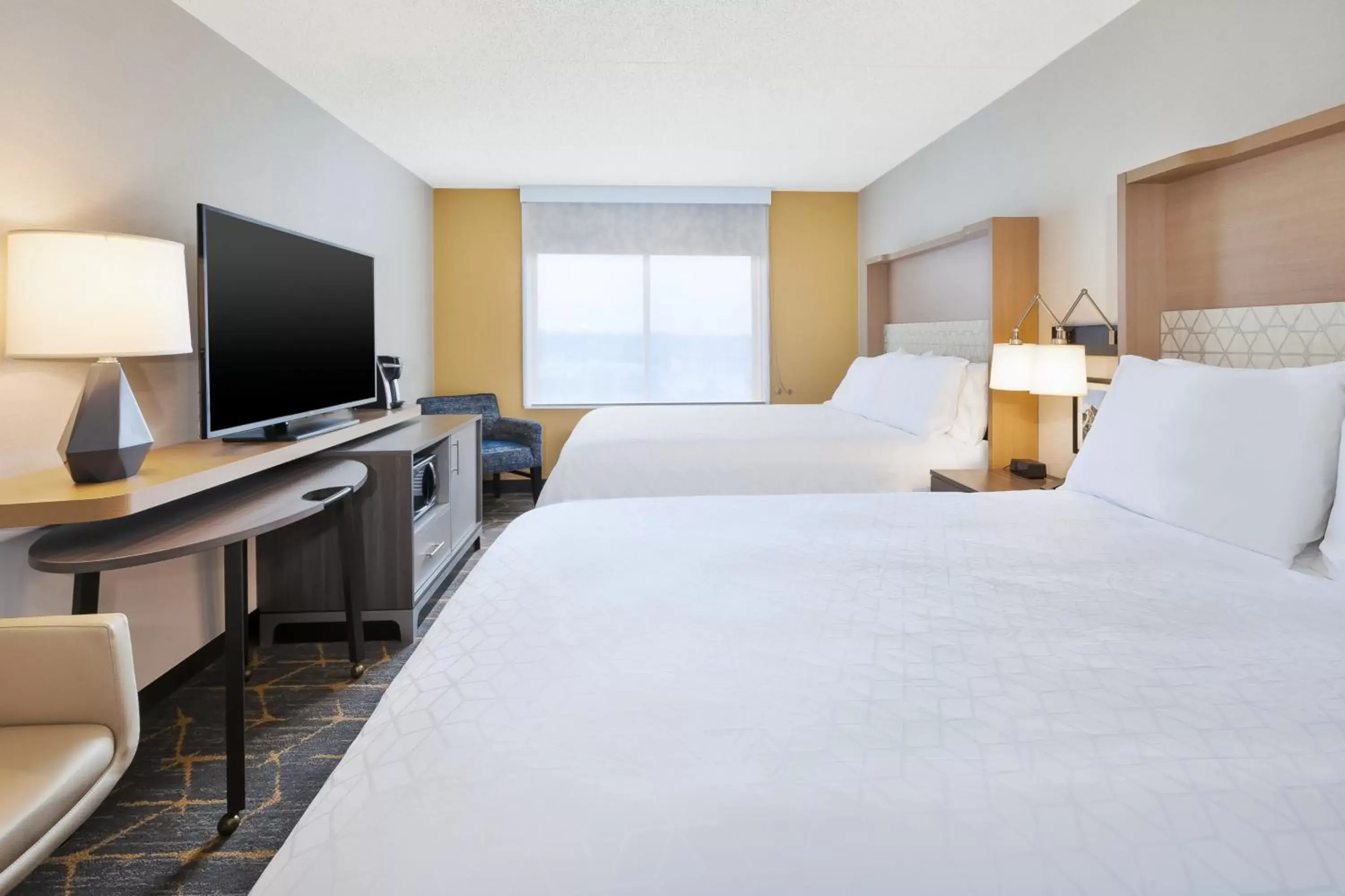 Deluxe Double Room with Two Double Beds - Hearing Accessible/Non-Smoking in Holiday Inn Grand Rapids Downtown by IHG Deluxe Double Room with Two Double Beds - Hearing Accessible/Non-Smoking in Holiday Inn Grand Rapids Downtown by IHG