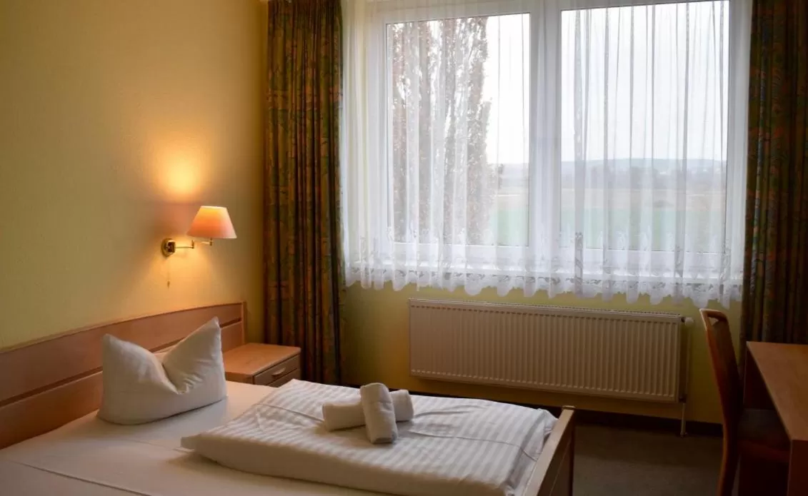 Bed in Hotel Trebeltal