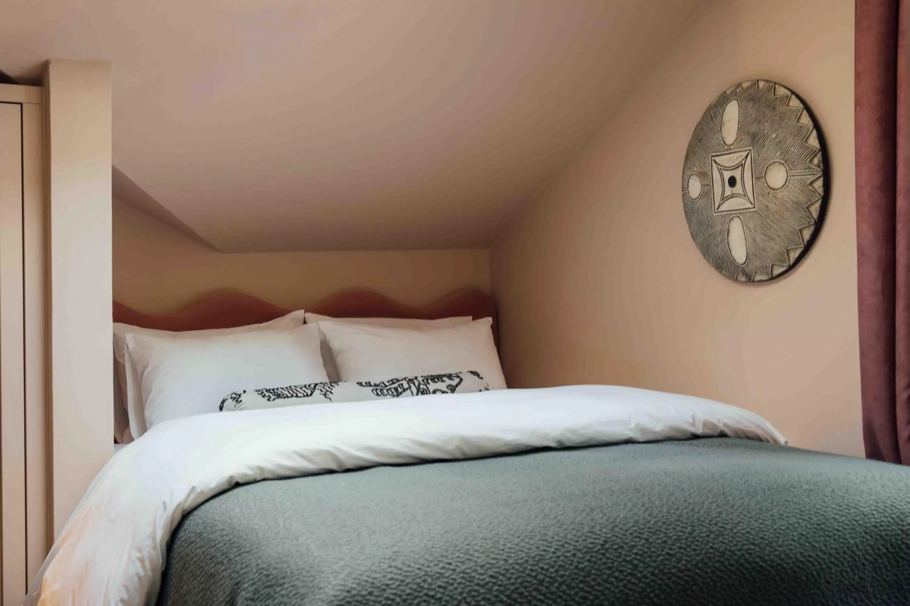 Bed in Clemonte Hotel - Your Reception-less Boutique Hideaway