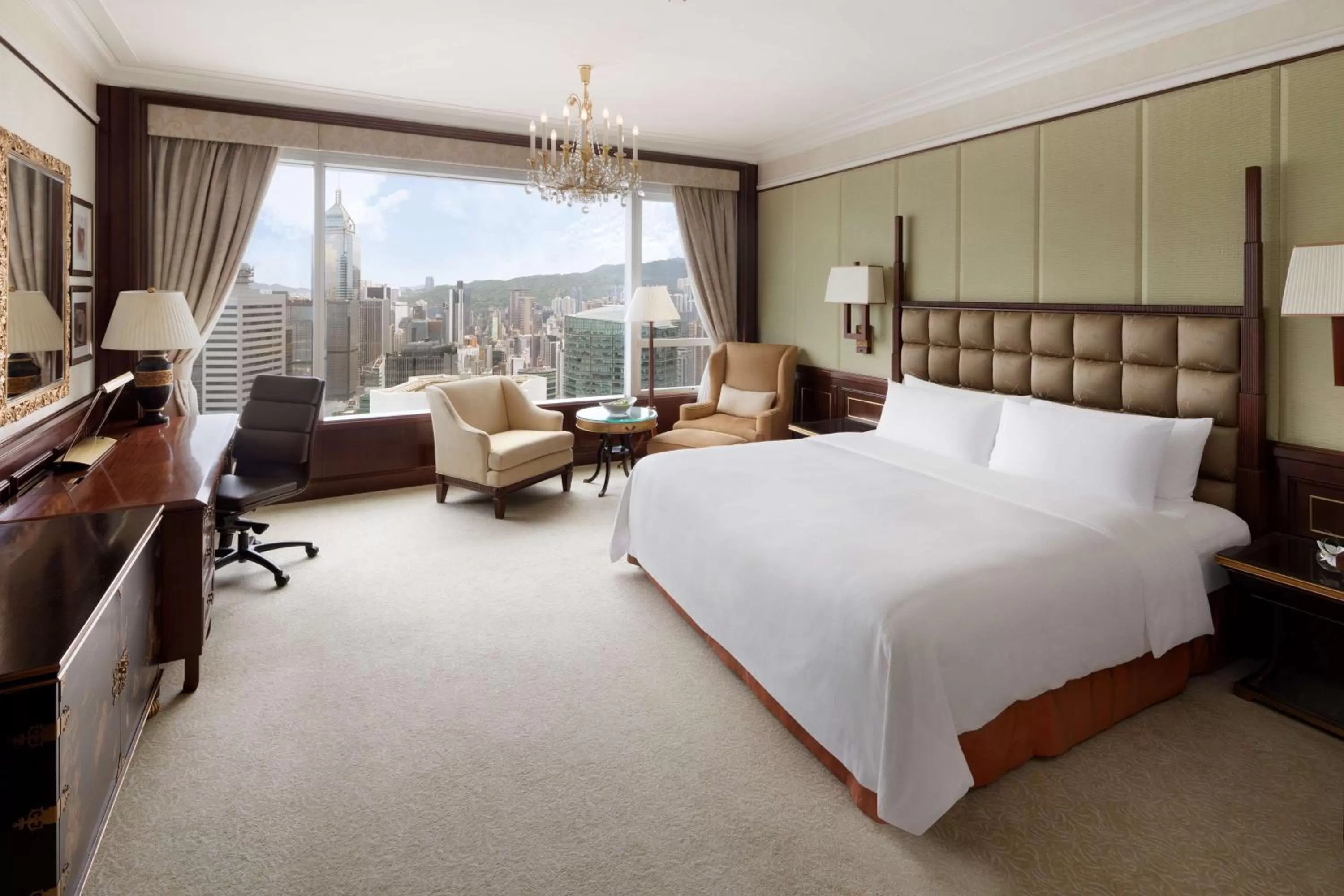 Photo of the whole room, Bed in Island Shangri-La, Hong Kong