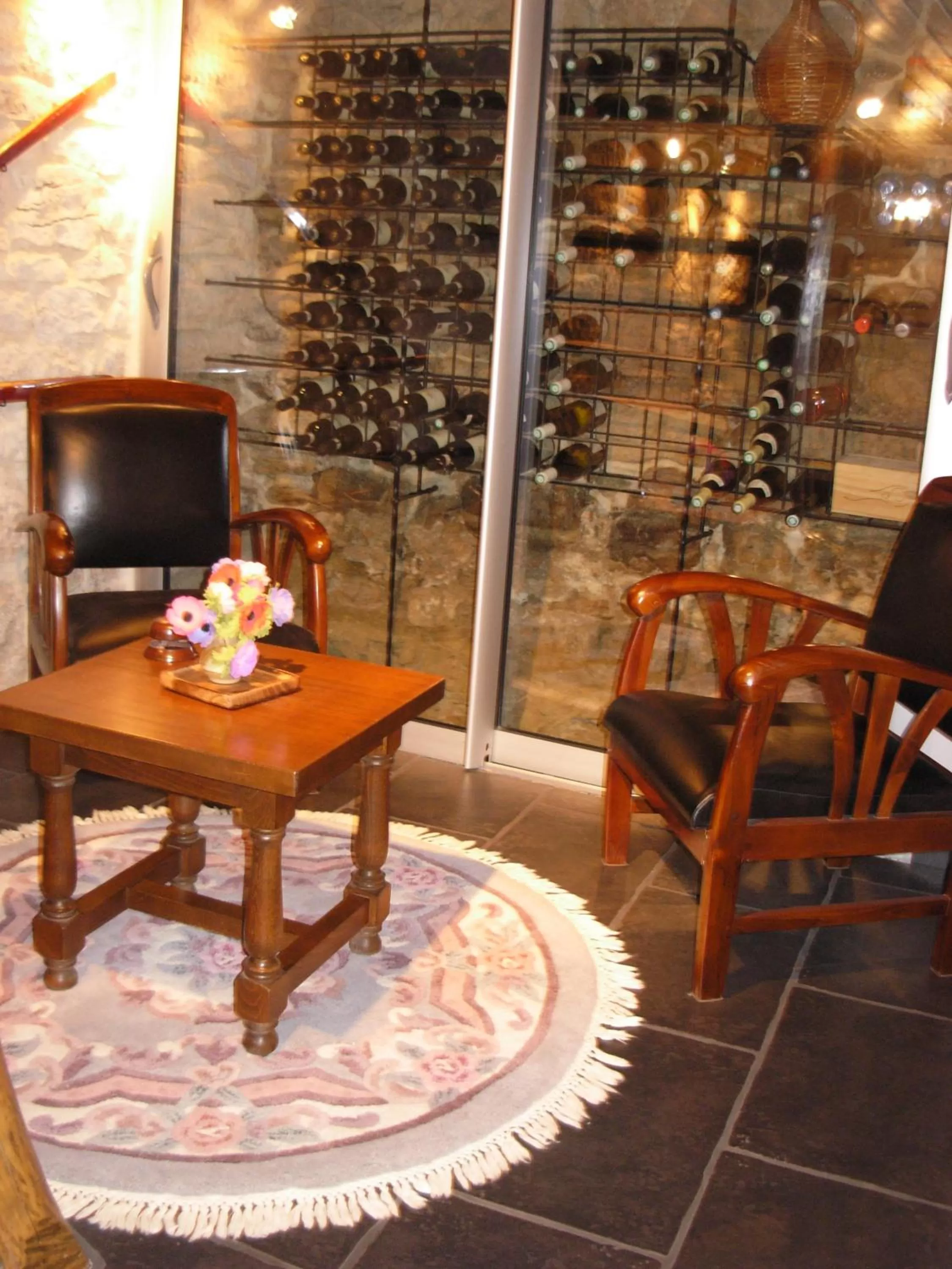 Lounge or bar in Chambres D'Hotes "Les Chiens Verts", jardin, terrasse, parking privé