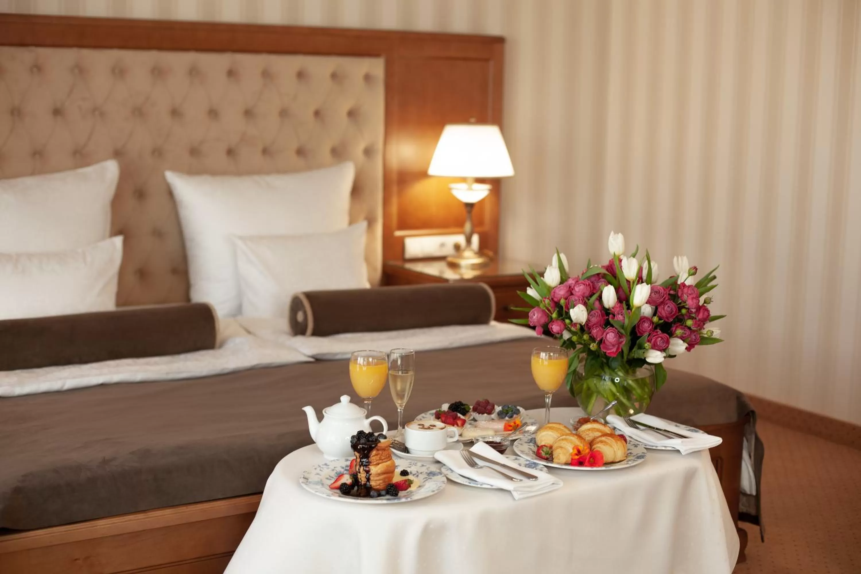 Food, Bed in Nadiya Hotel