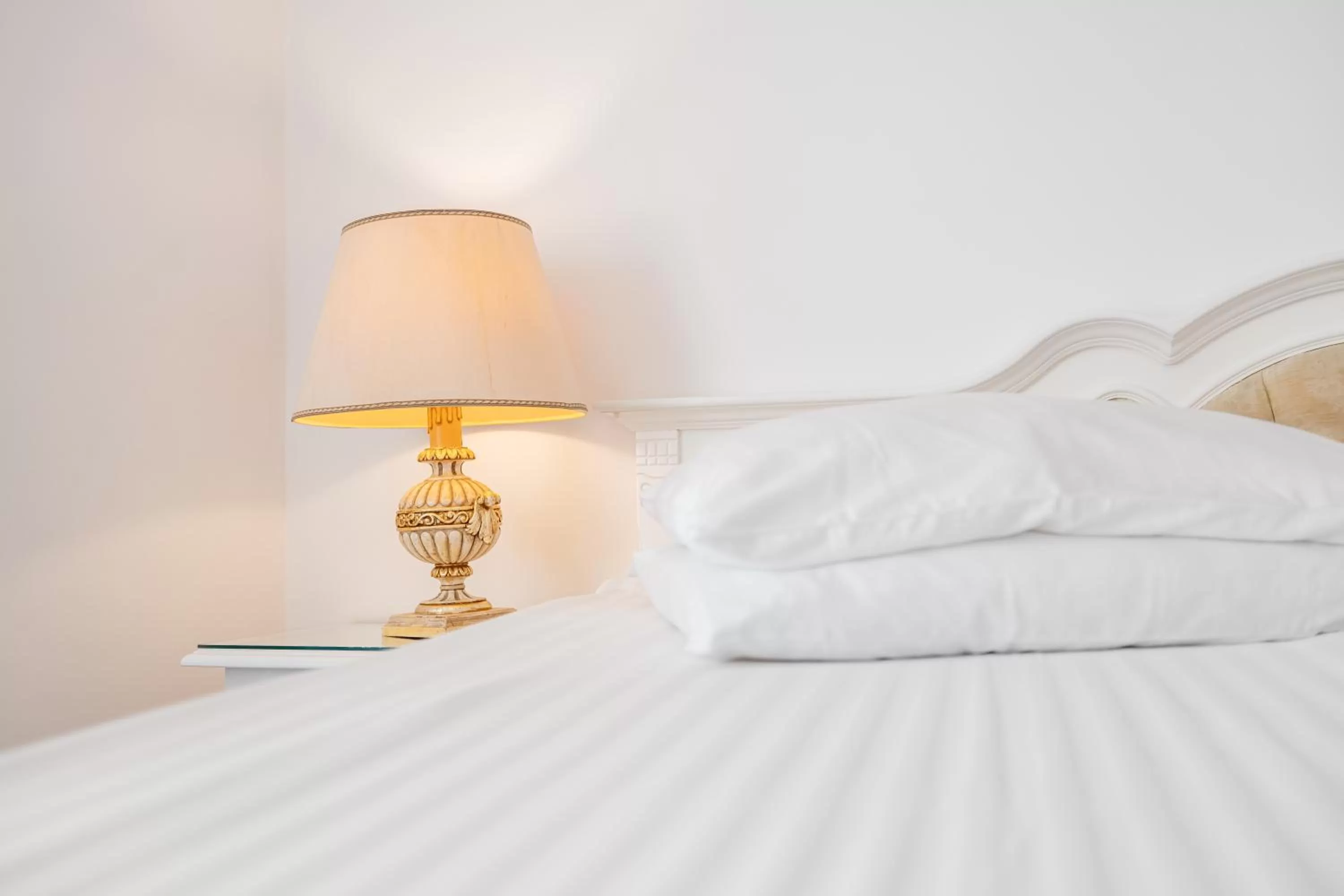 Bed in Hotel Imparatul Romanilor Hotel & SPA