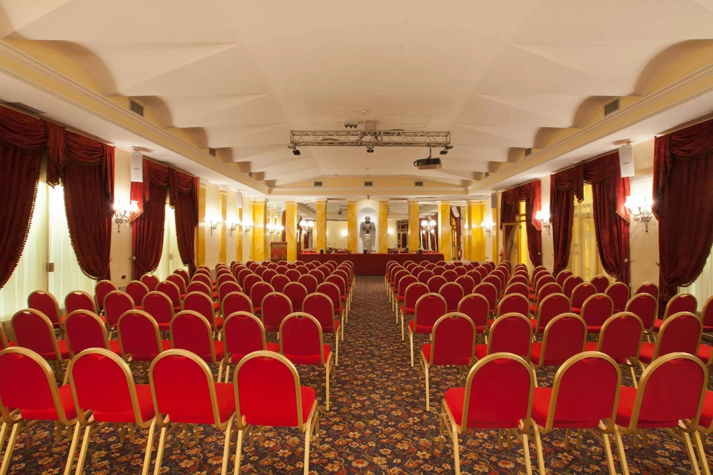 Business facilities in Bettoja Hotel Massimo d'Azeglio