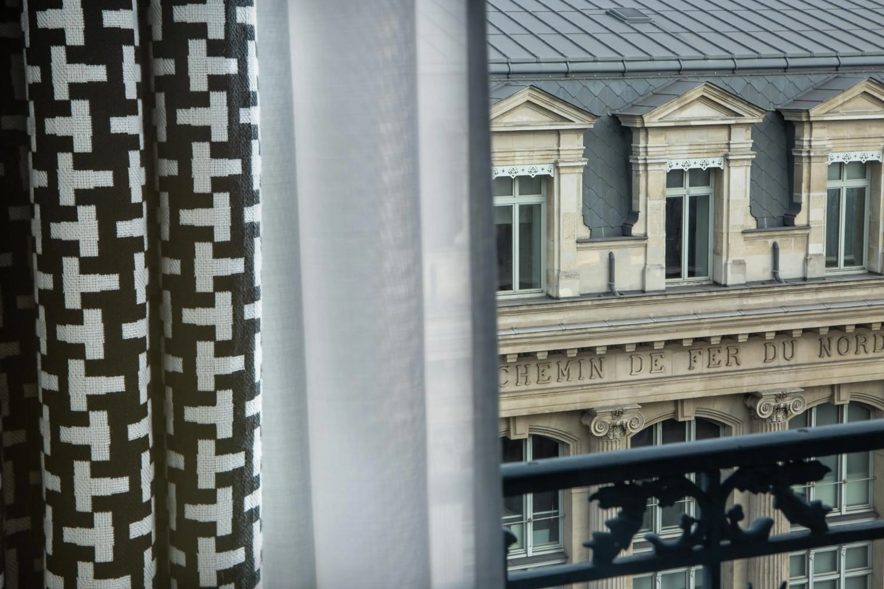 Day in Hotel Flanelles Paris