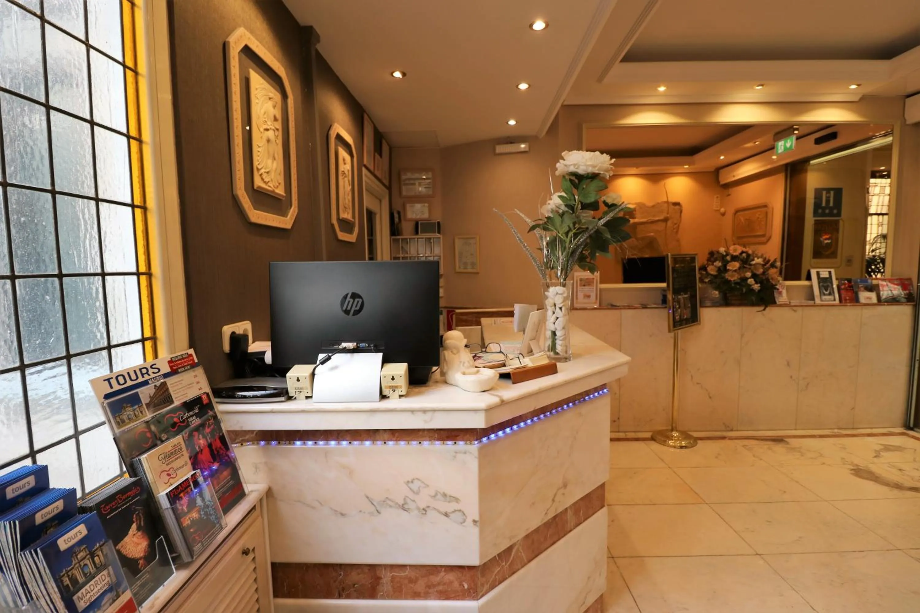 Lobby or reception in Hostal Hispano - Argentino Gran Vía