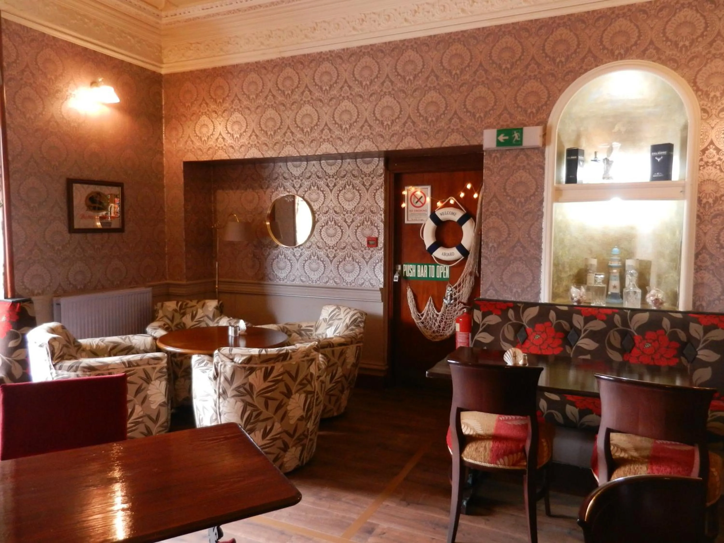 Lounge or bar in Mansfield Castle Hotel