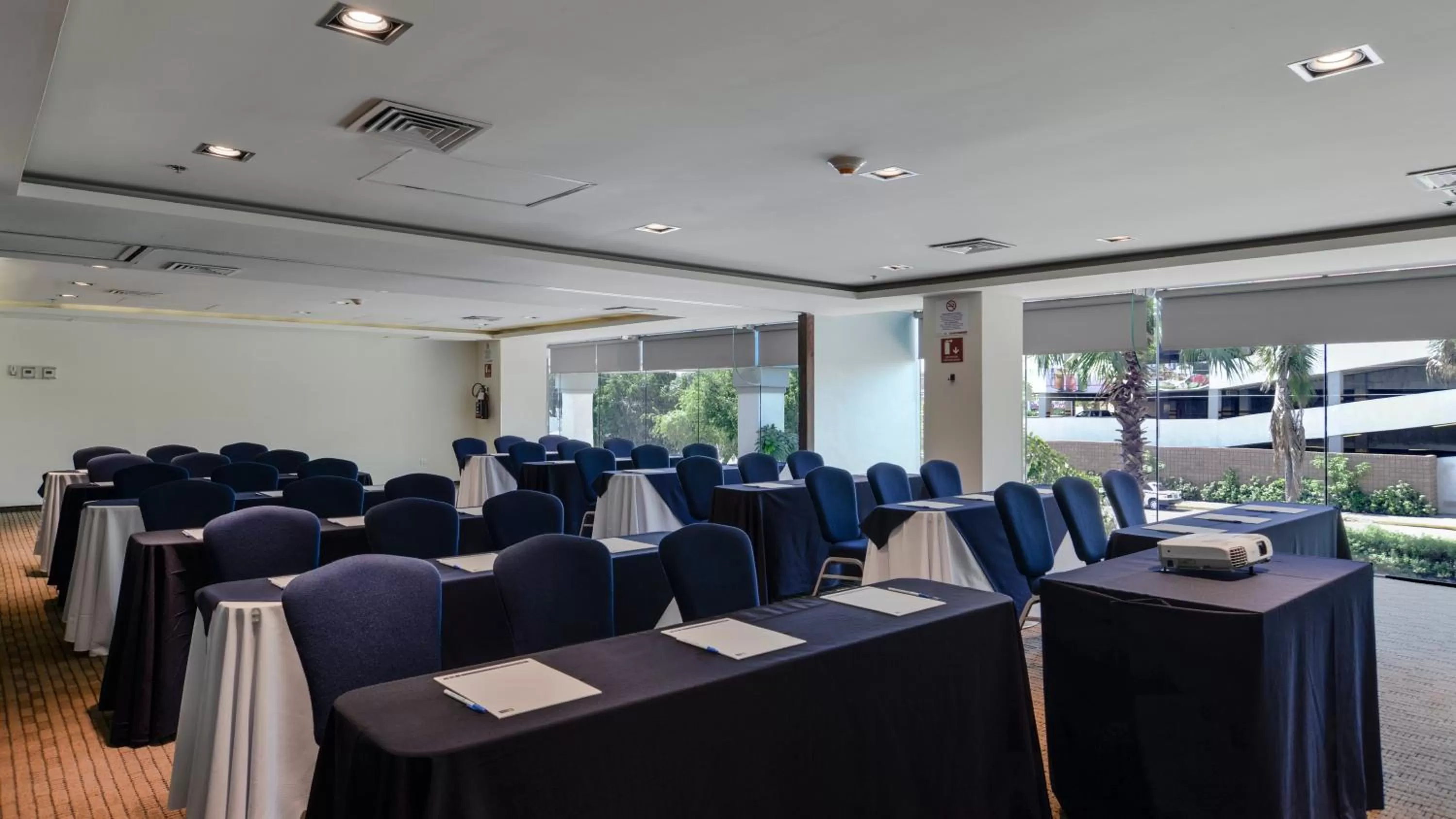 Meeting/conference room in Holiday Inn Express Culiacan by IHG