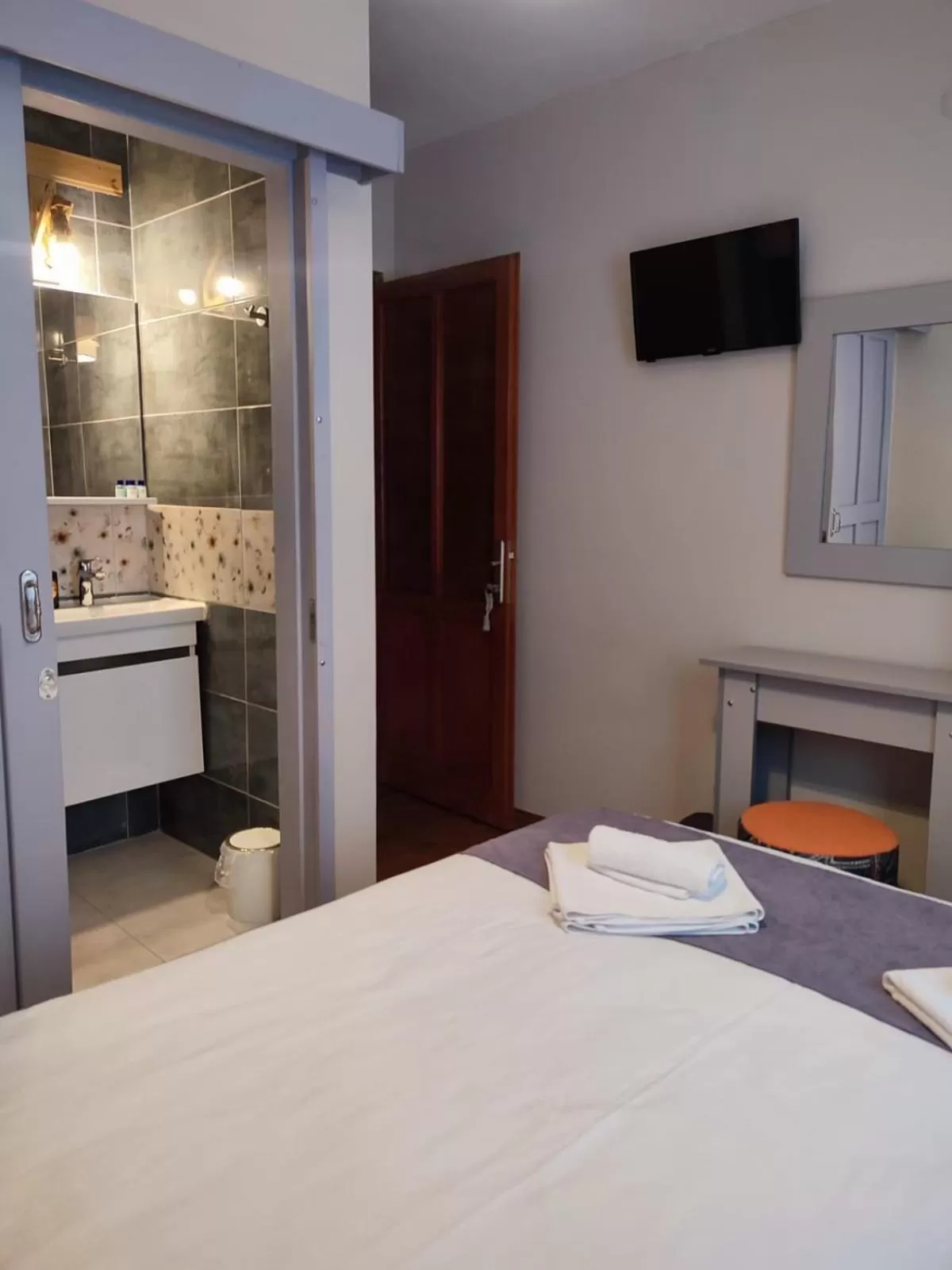 Photo of the whole room, Bed in Balim Sultany