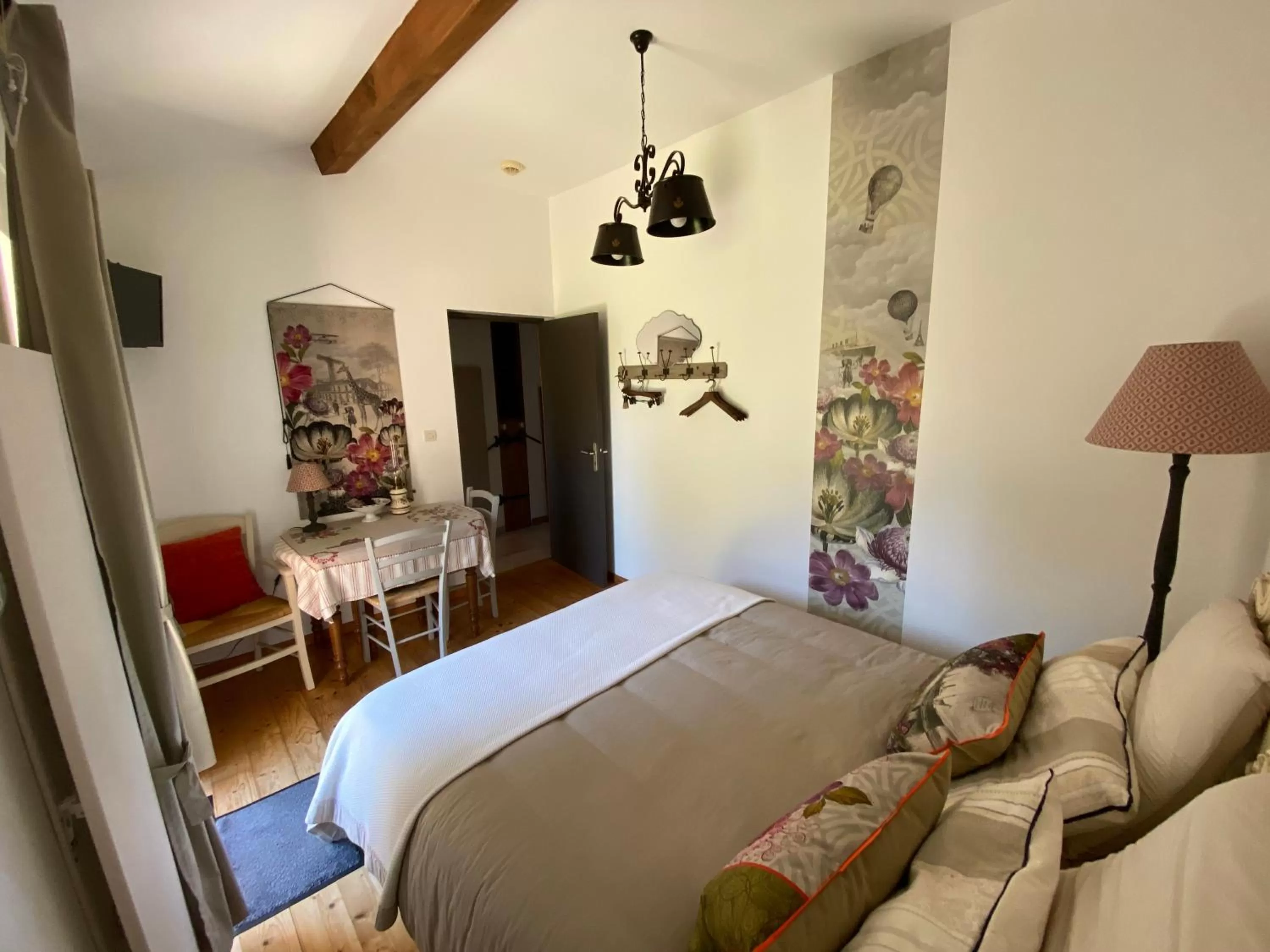 Bed in Au Mas Retz De Jade