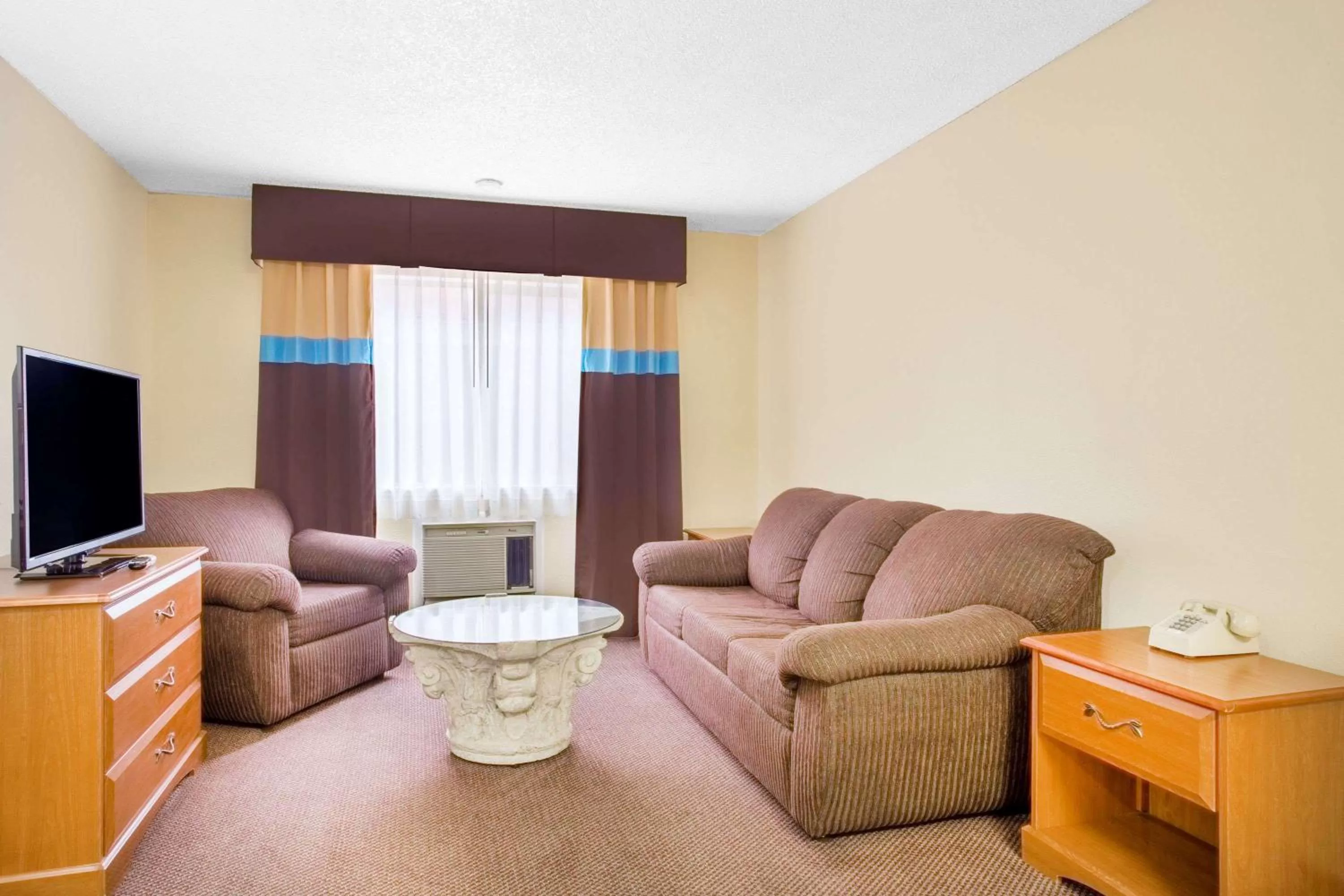 Photo of the whole room in Days Inn by Wyndham St. George