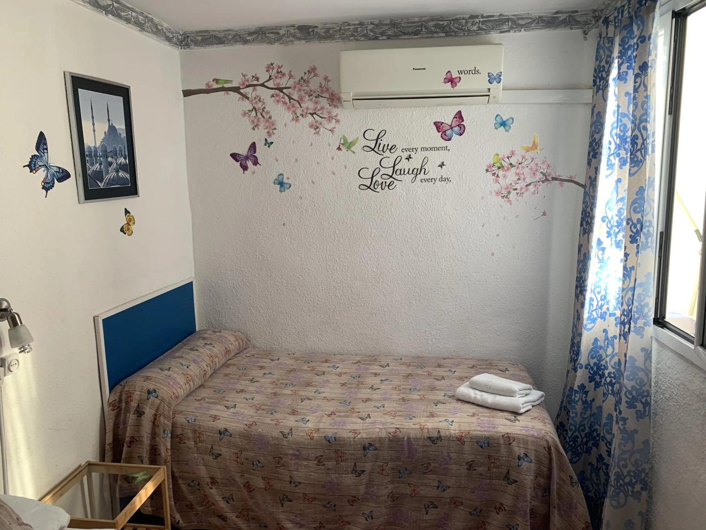 Bedroom, Bed in Giraldilla