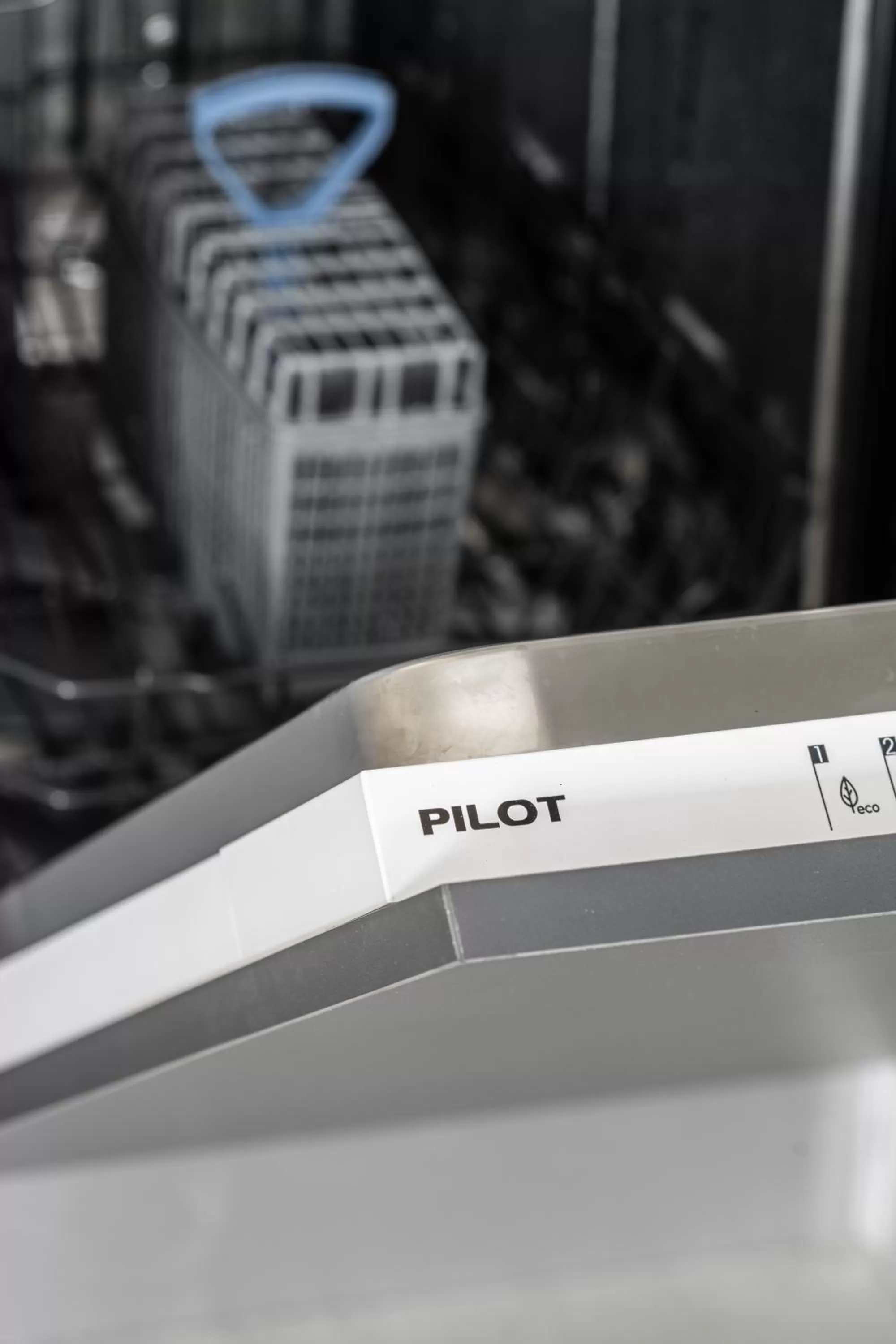 dishwasher in Mate GEORGE - By HOMY