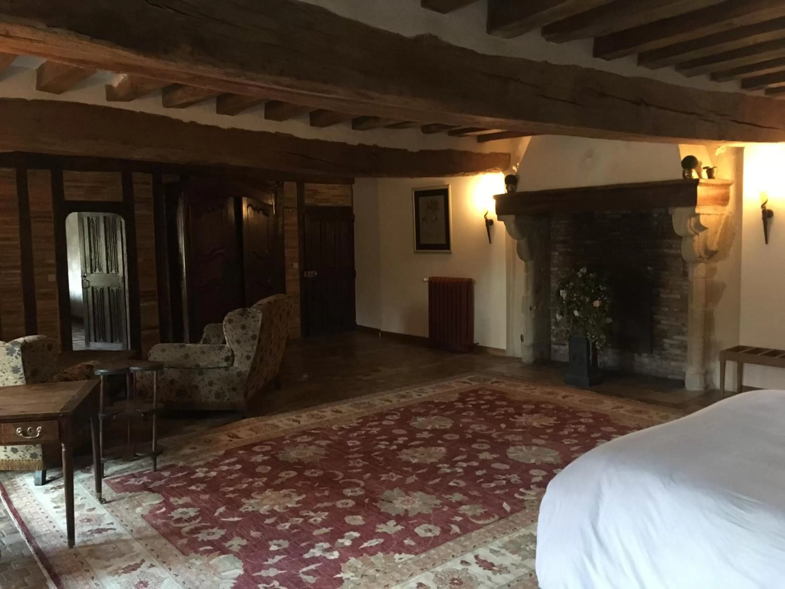 Photo of the whole room, Bed in Demeure des Vieux Bains